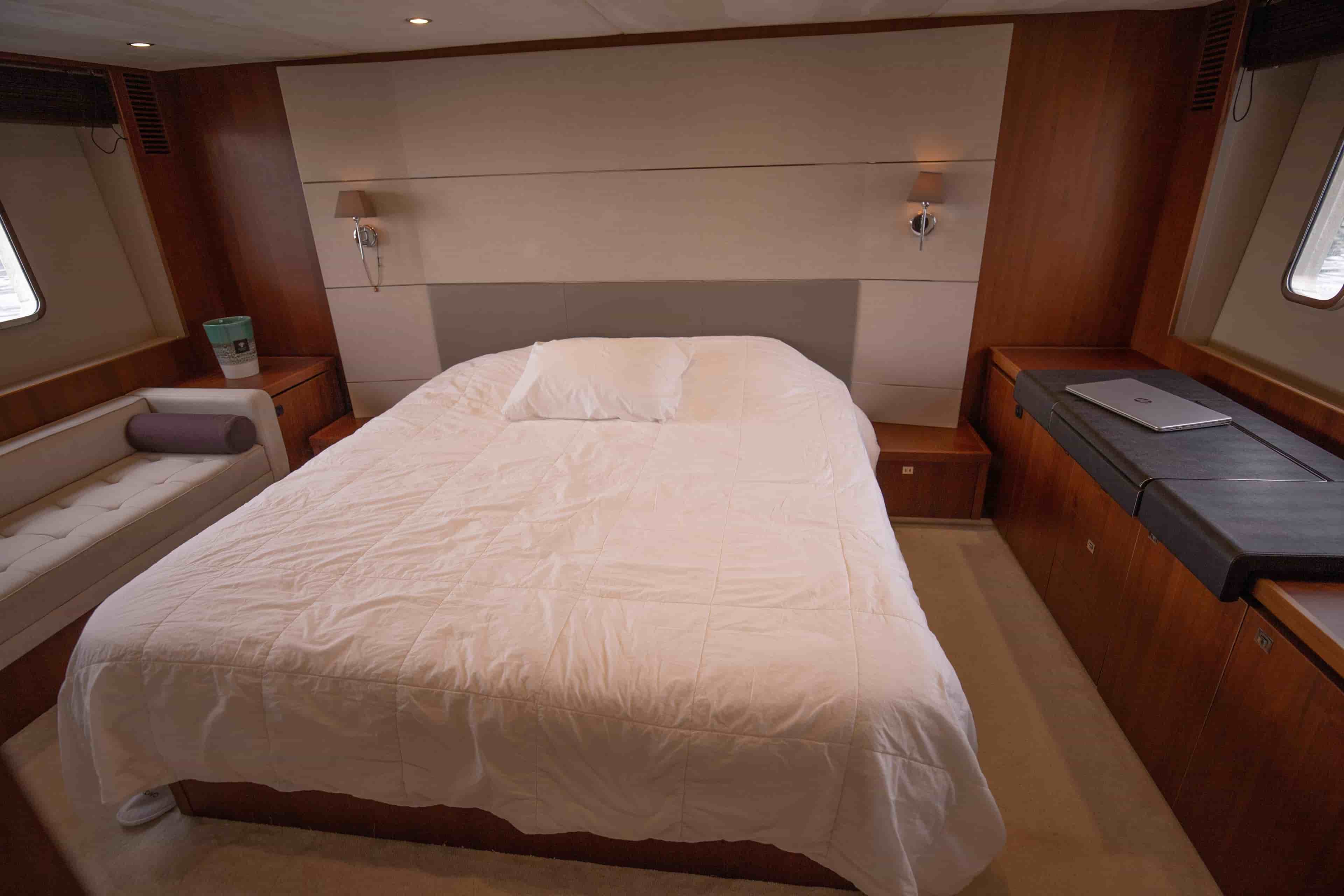 2011 Princess V62 - View 22