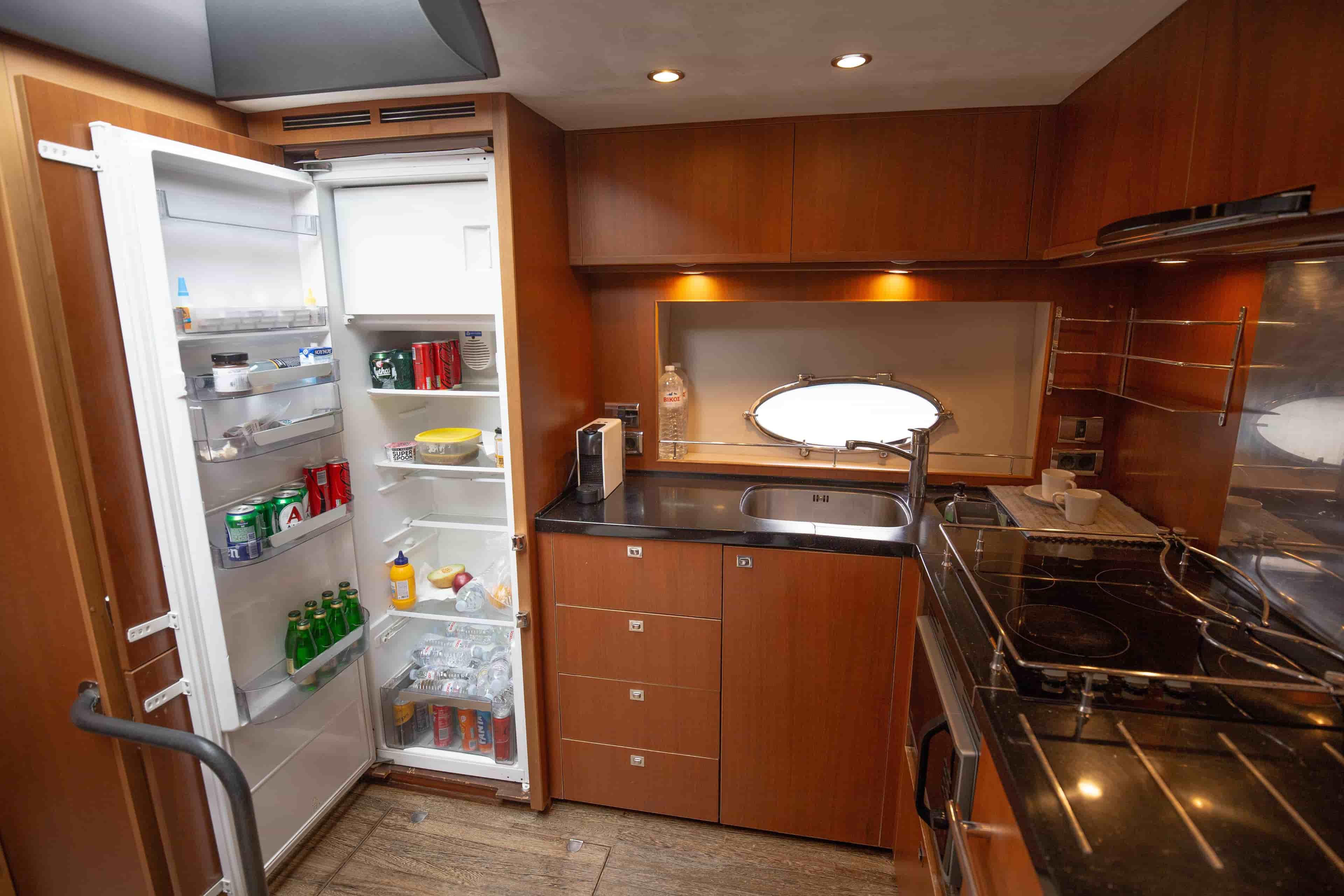 2011 Princess V62 - View 23