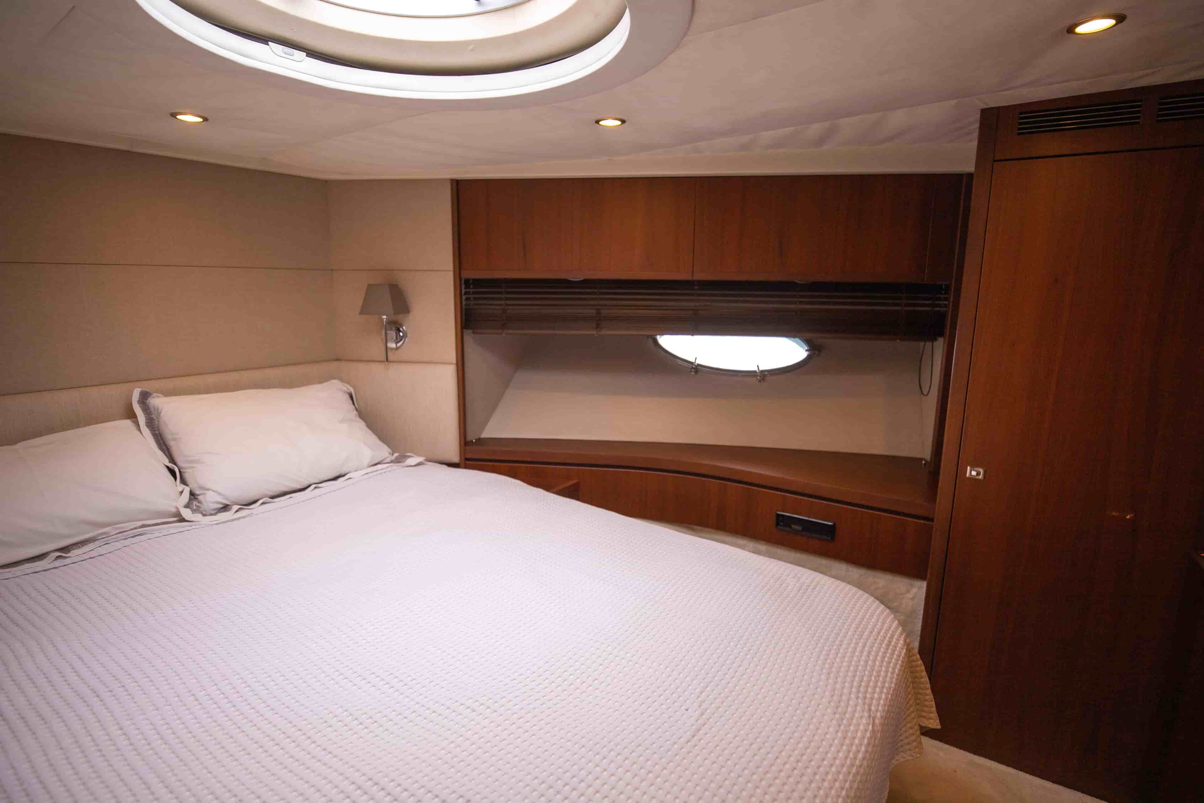 2011 Princess V62 - View 32