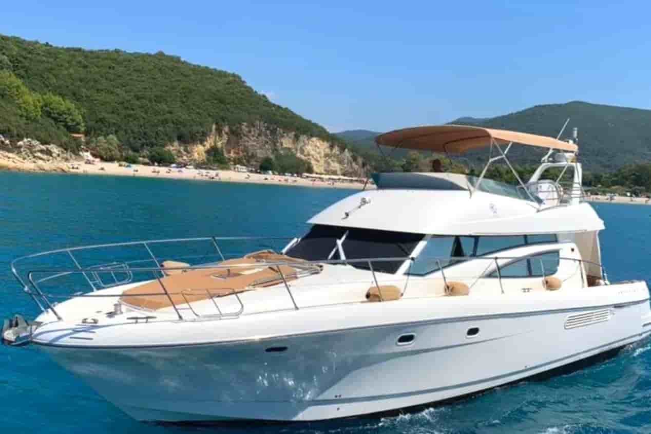 2005 Jeanneau Prestige 46 - View 2