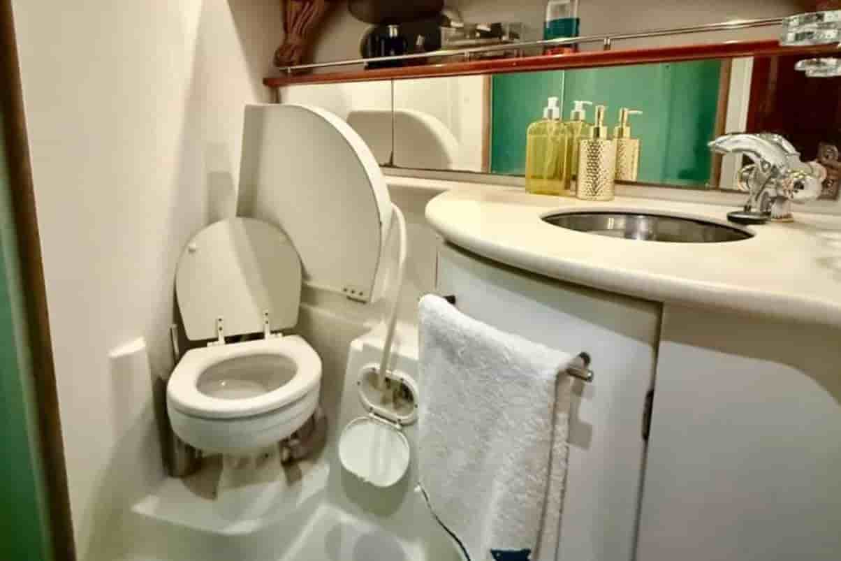 2005 Jeanneau Prestige 46 - View 21