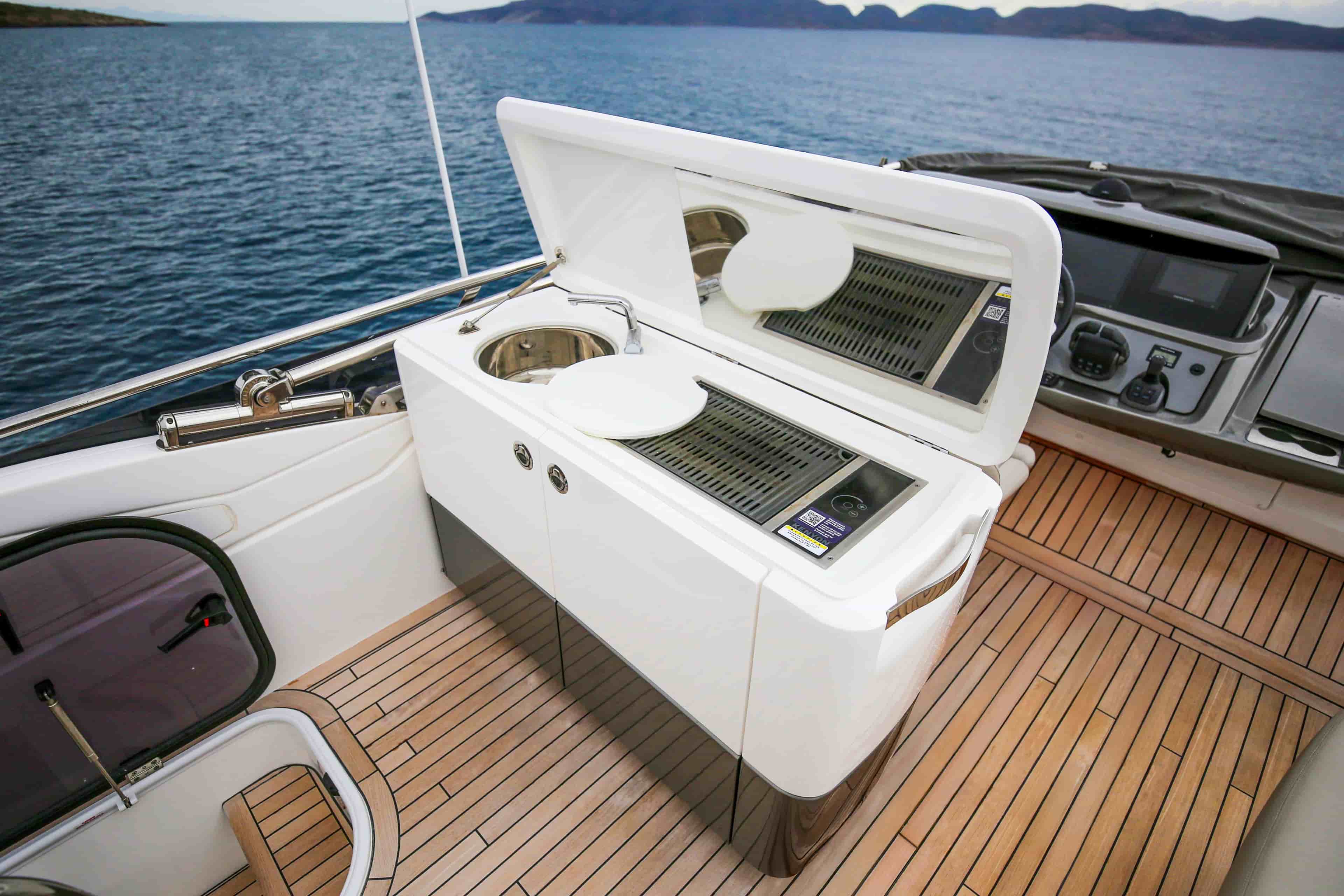 2025 Princess F55 - View 12