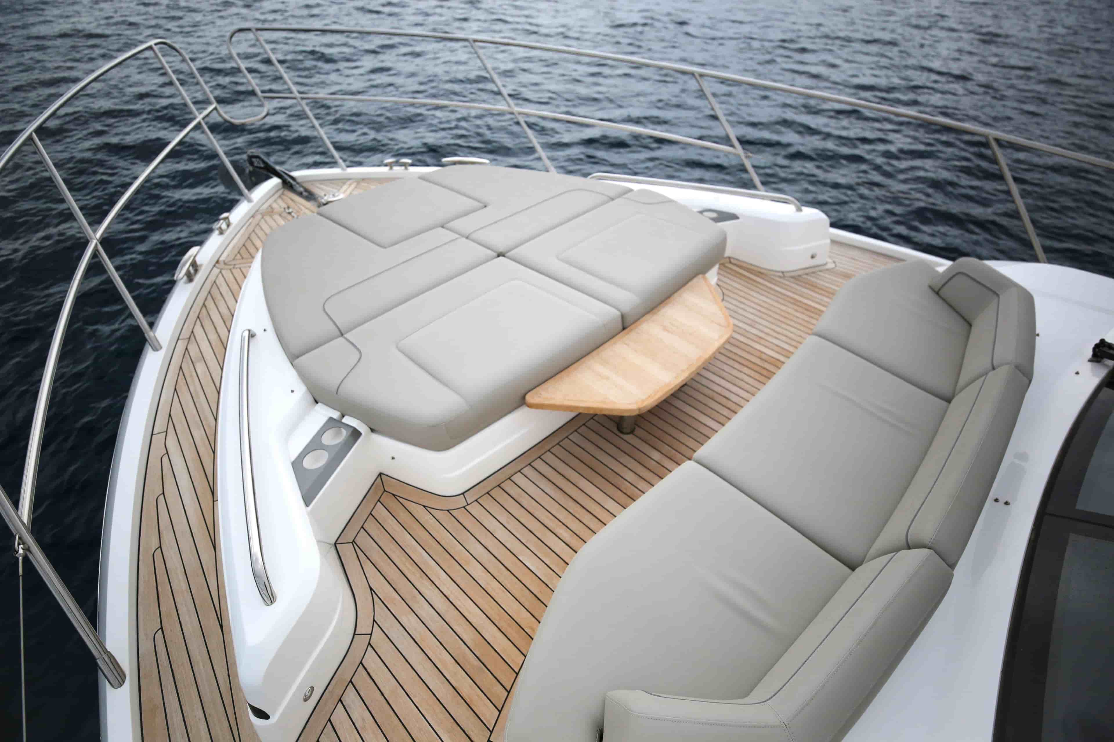 2025 Princess F55 - View 3