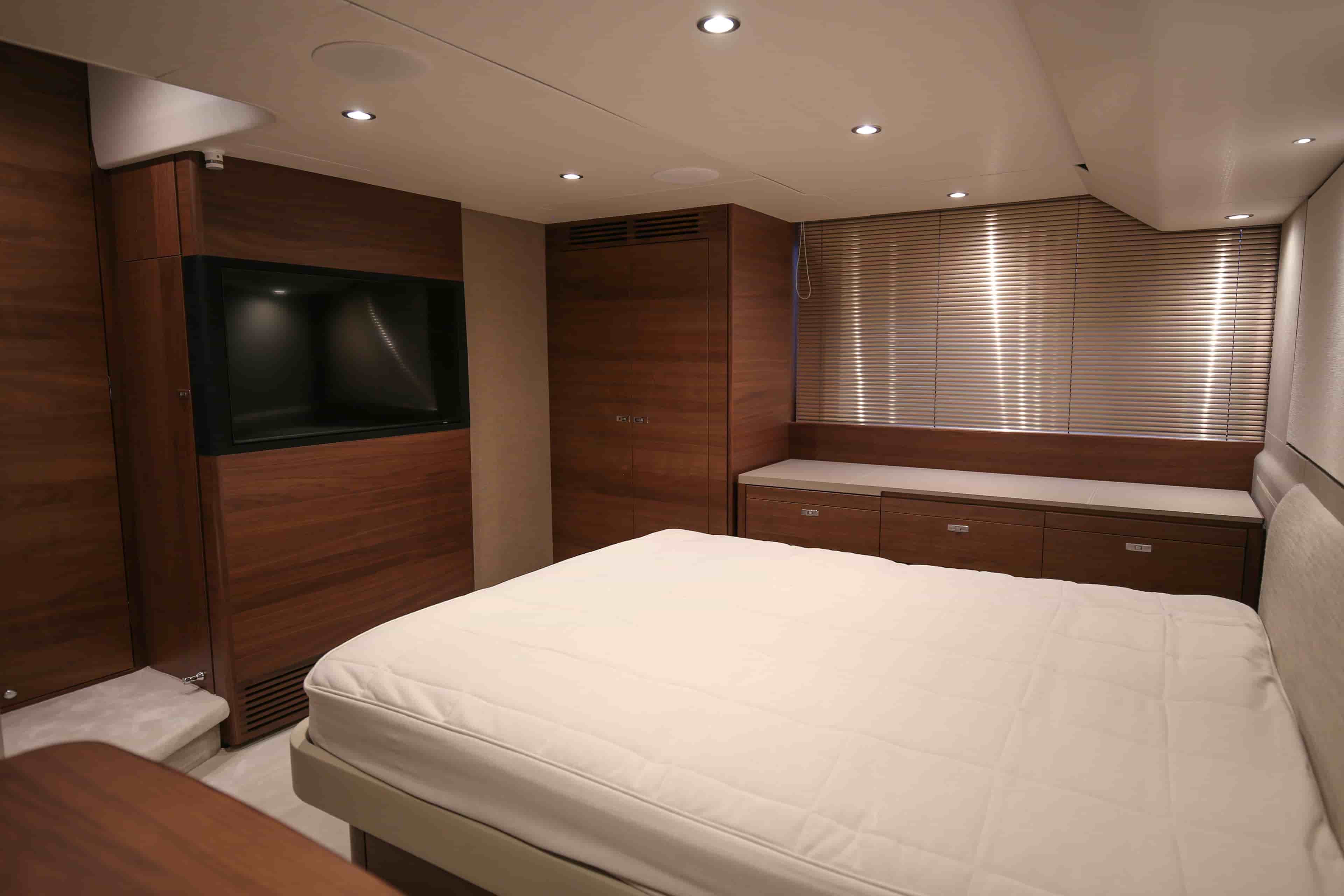 2025 Princess F55 - View 30