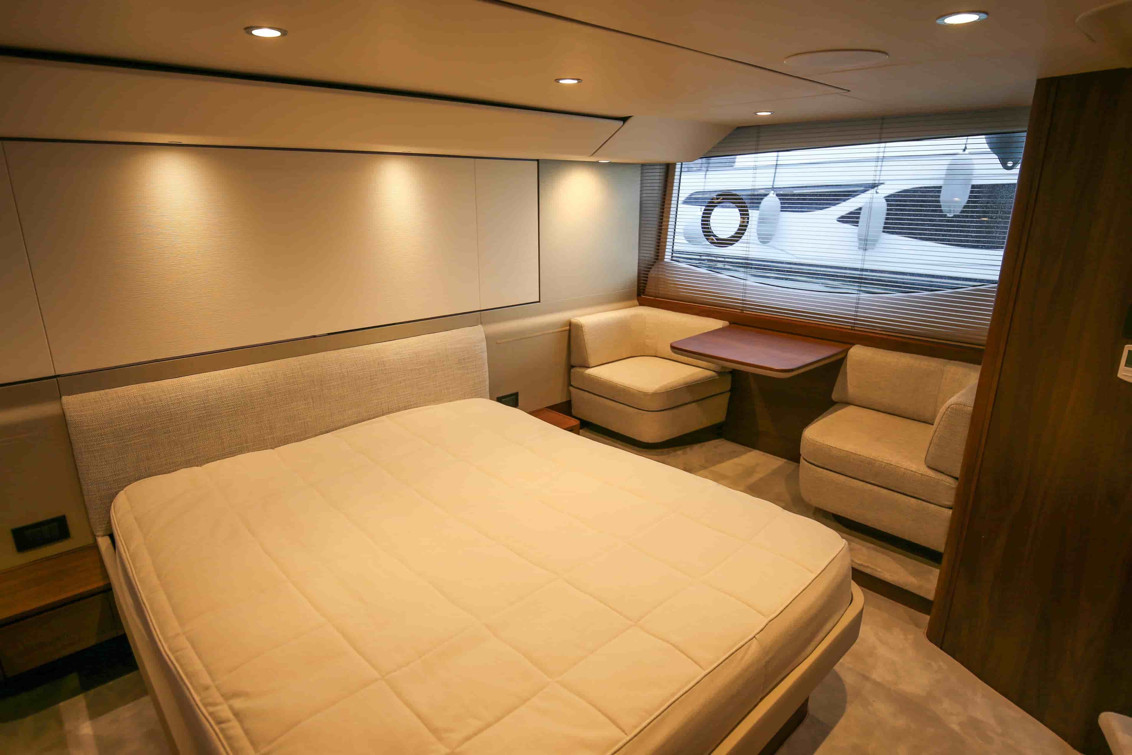 2025 Princess F55 - View 31