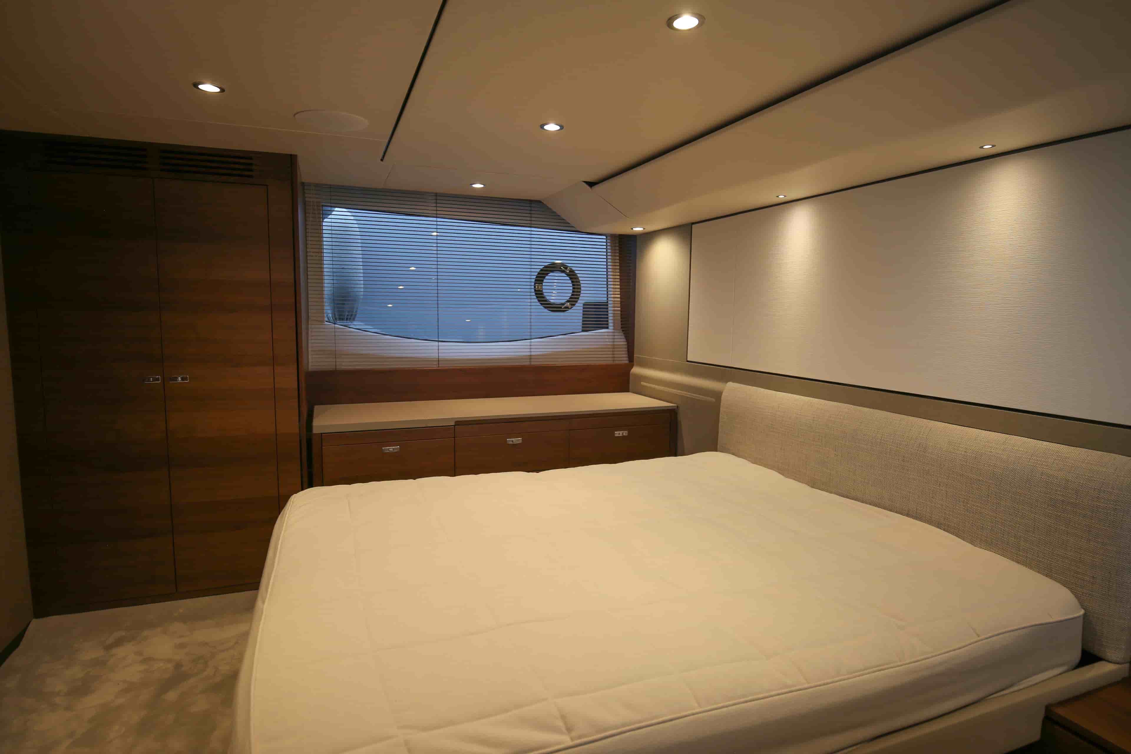 2025 Princess F55 - View 32