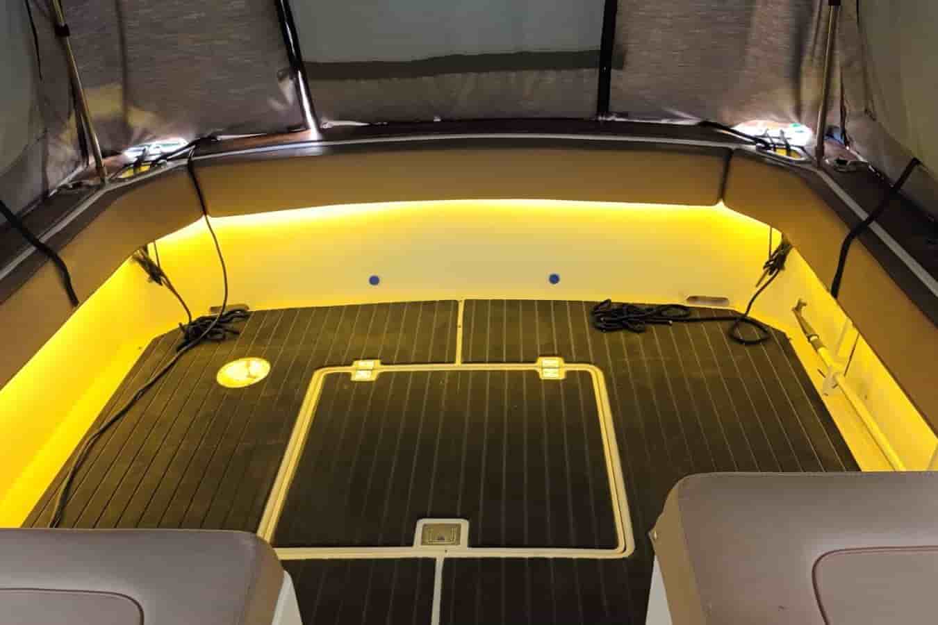 1997 Custom Lambro boats Bluewater 27 - View 11