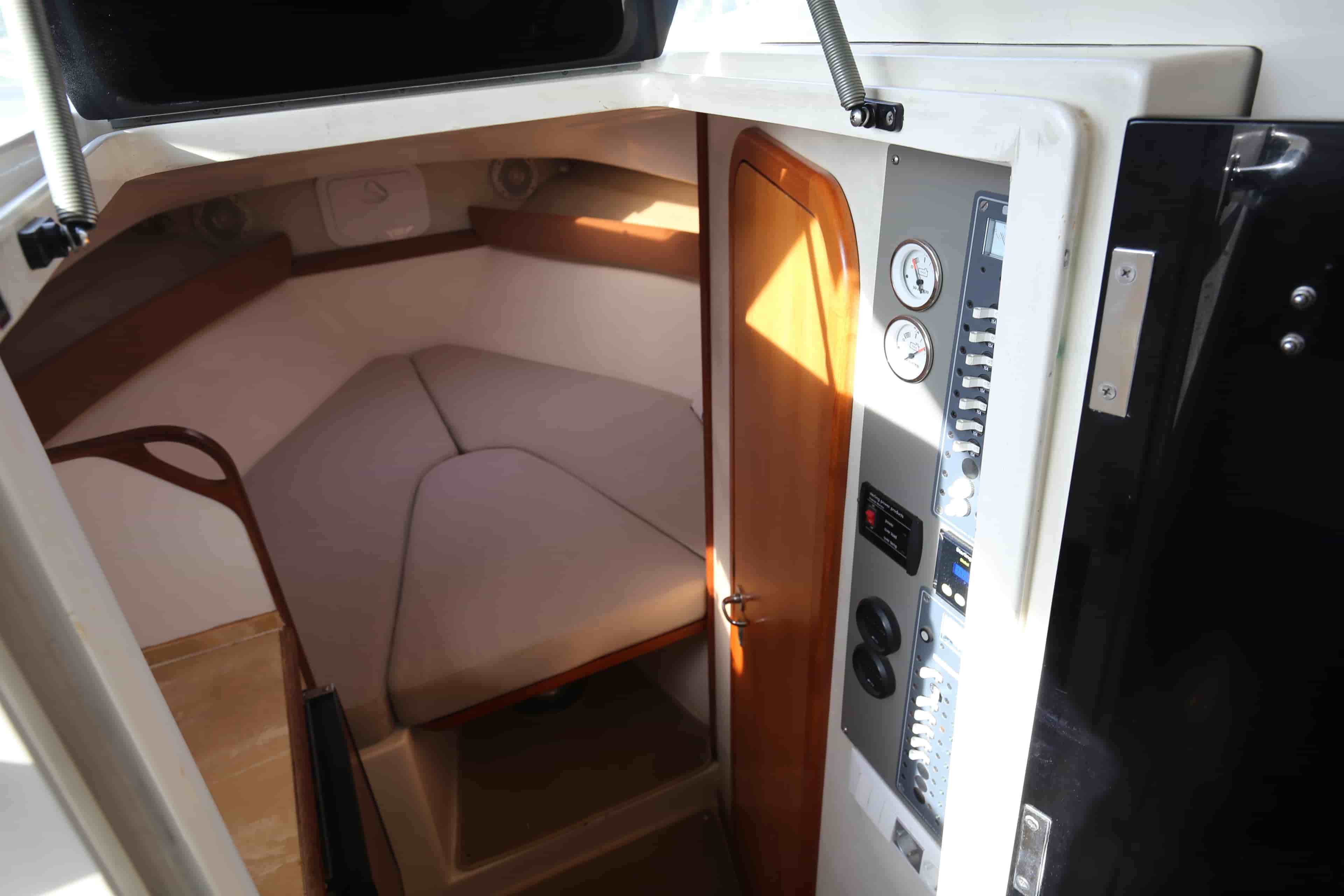 1997 Custom Lambro boats Bluewater 27 - View 13