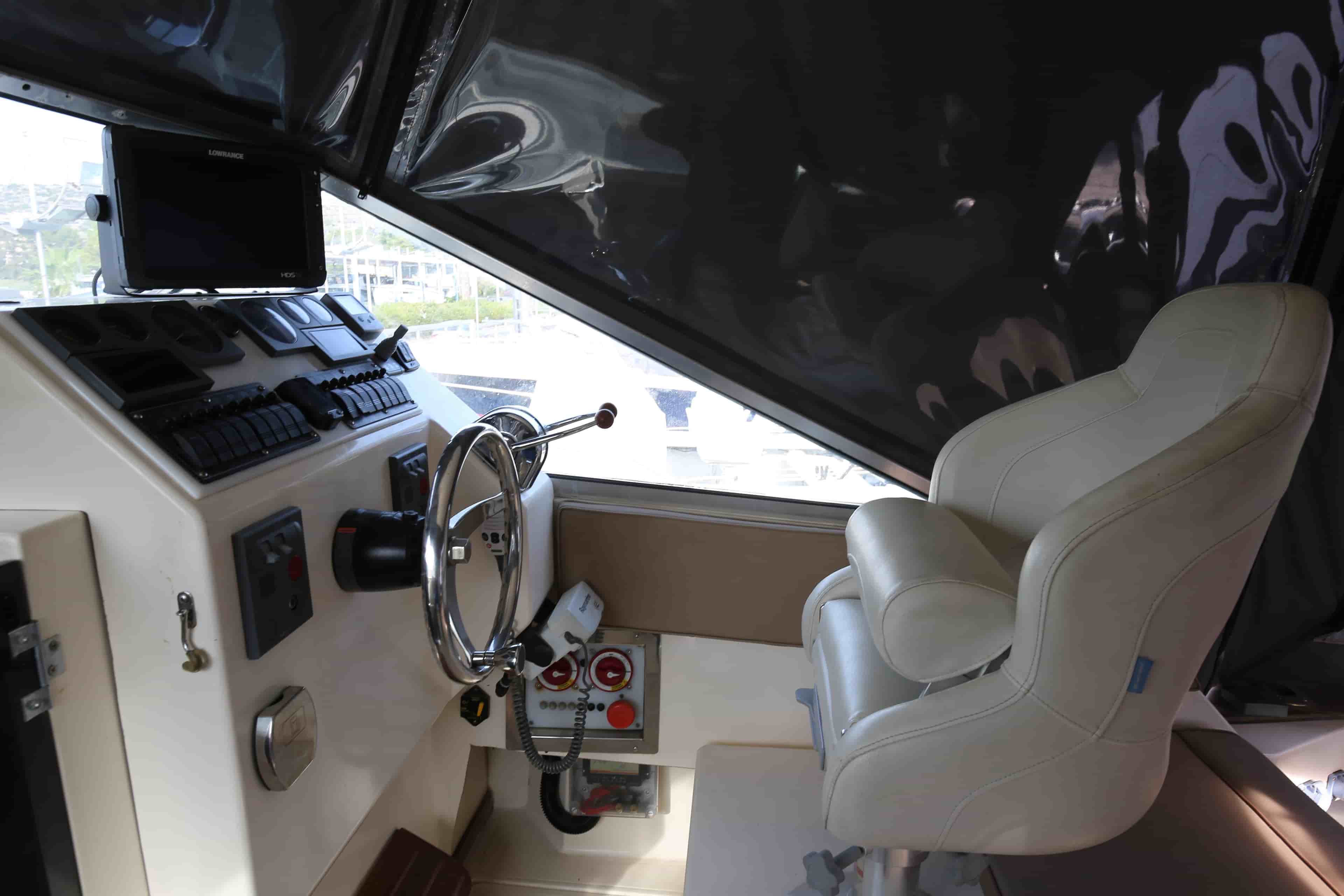 1997 Custom Lambro boats Bluewater 27 - View 9