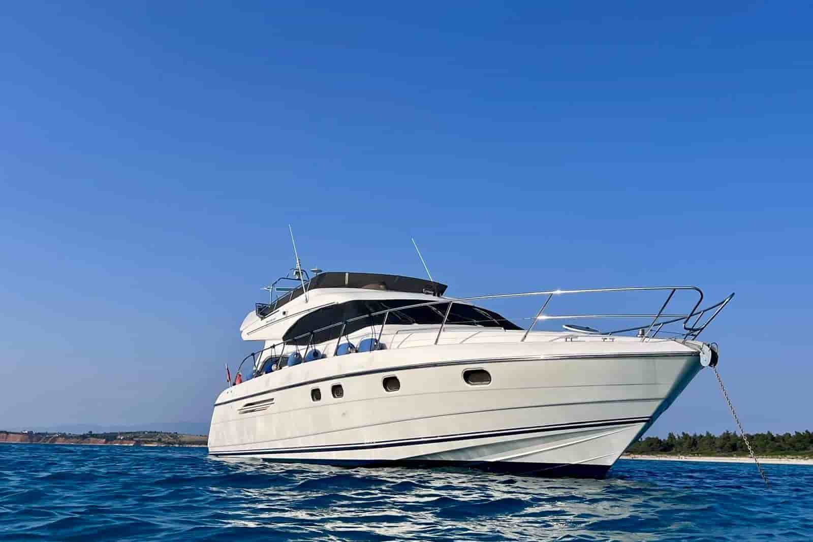 2000 Princess 56 - View 4