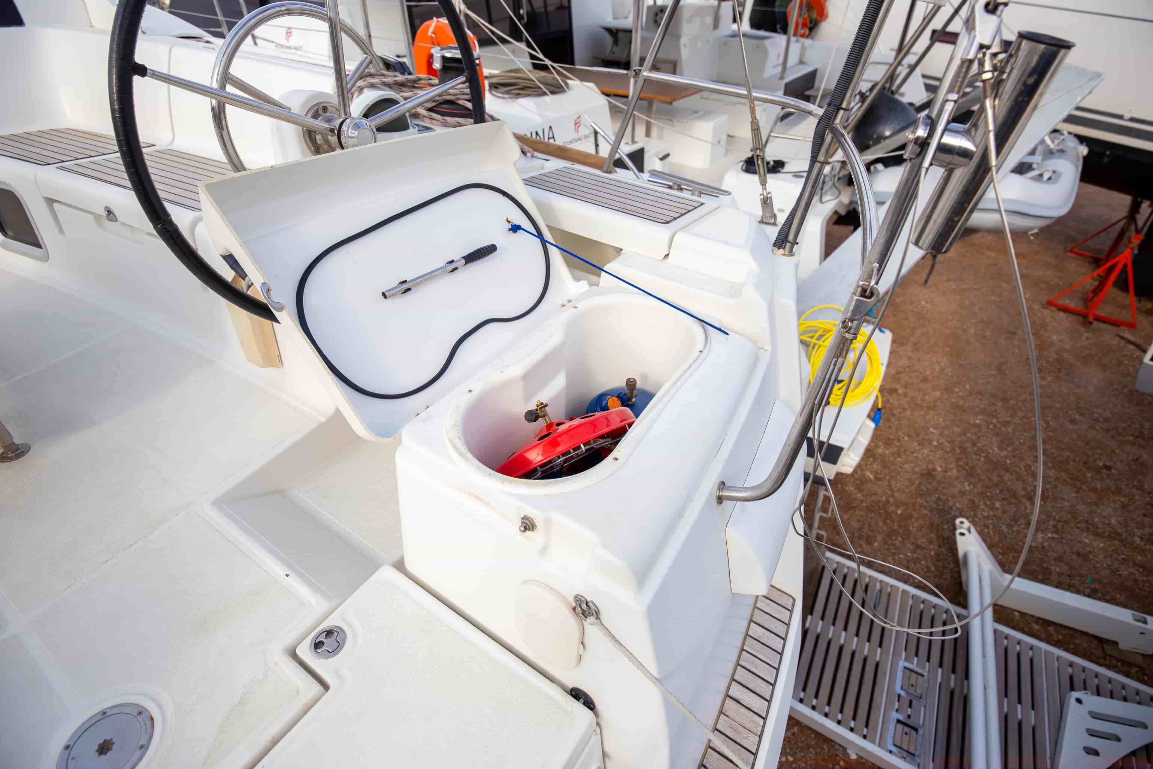 2013 Jeanneau Sun Odyssey 439 - View 11