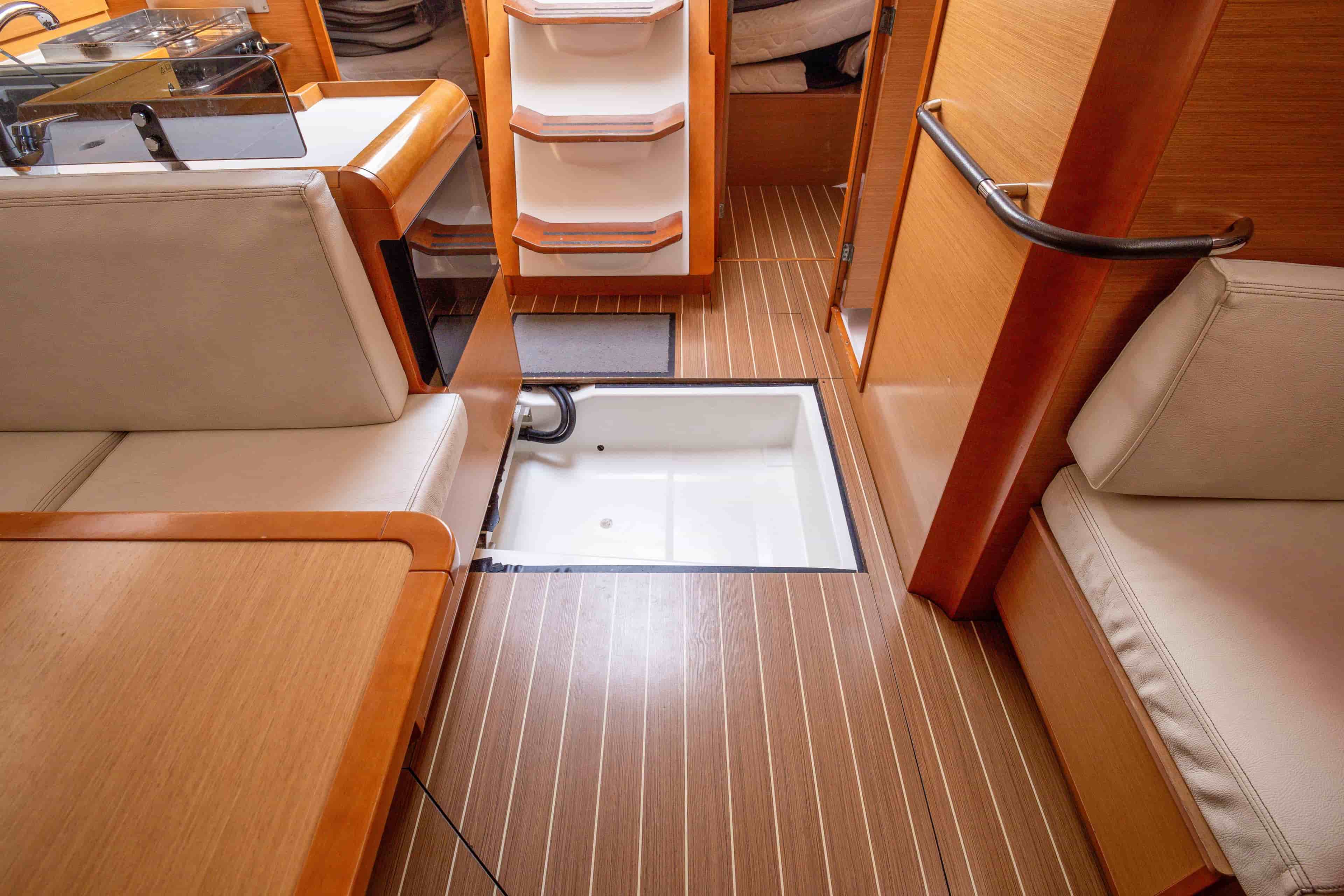 2013 Jeanneau Sun Odyssey 439 - View 24
