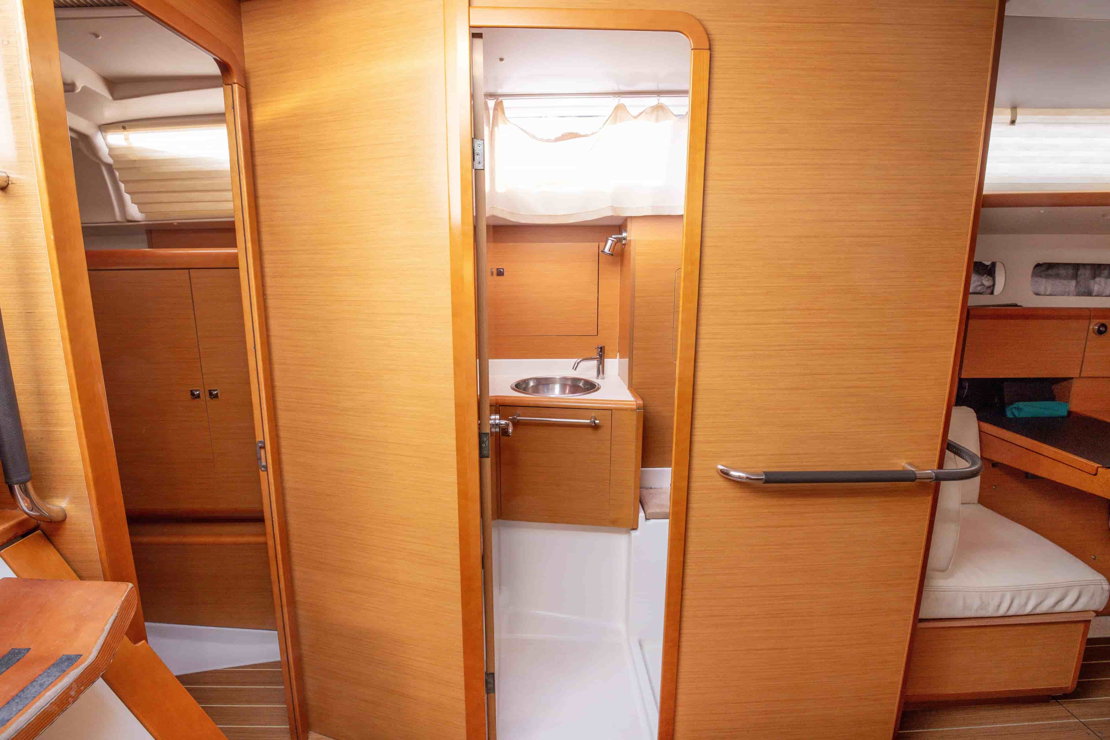 2013 Jeanneau Sun Odyssey 439 - View 27