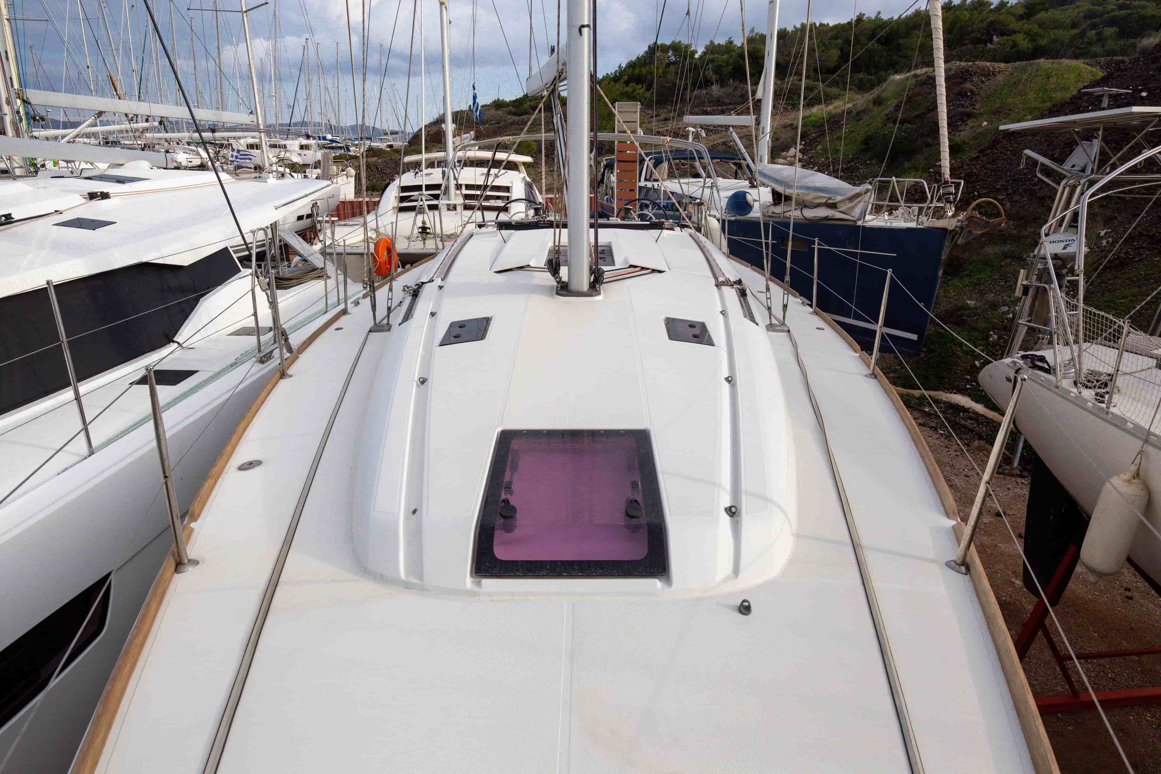 2013 Jeanneau Sun Odyssey 439 - View 3