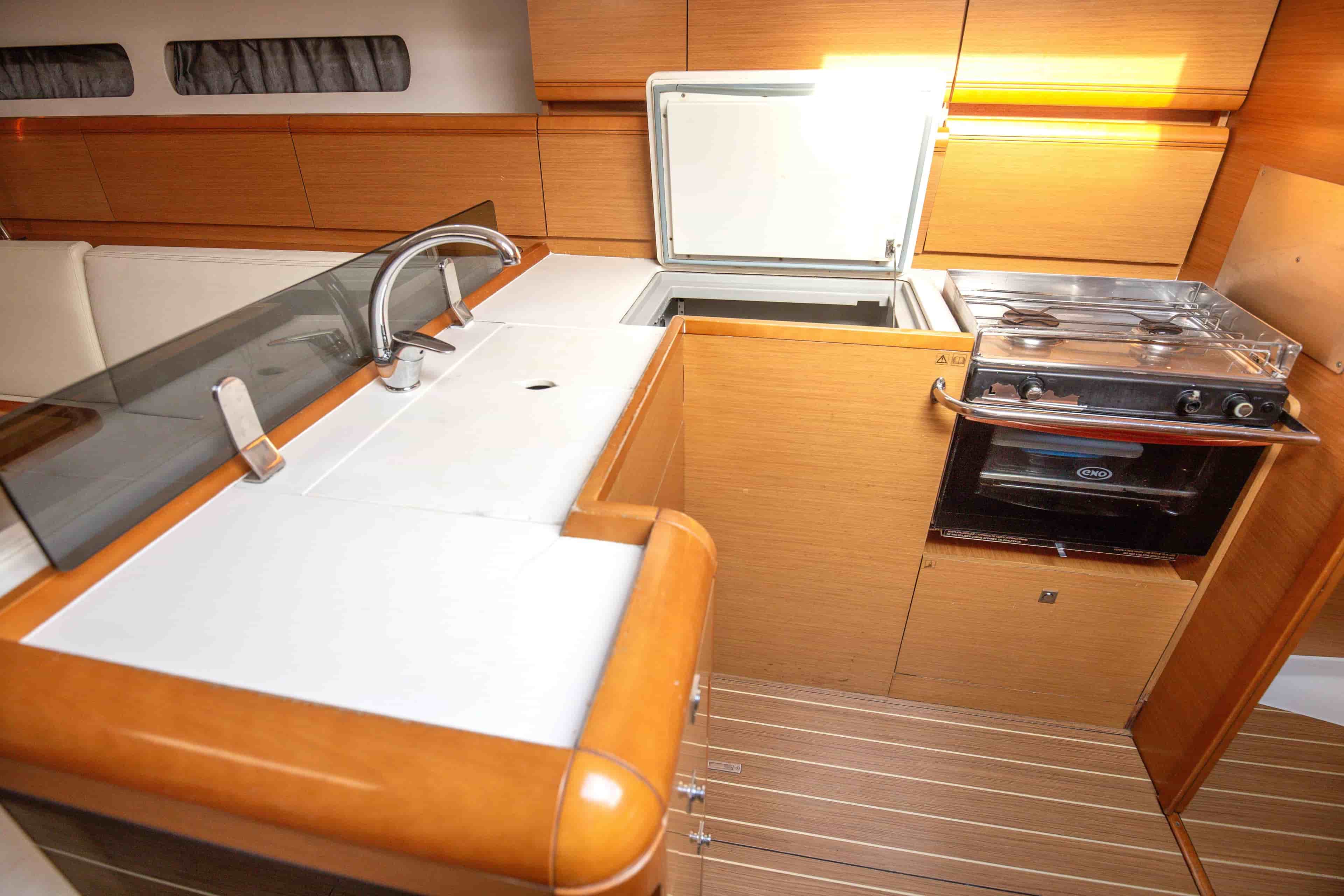2013 Jeanneau Sun Odyssey 439 - View 32