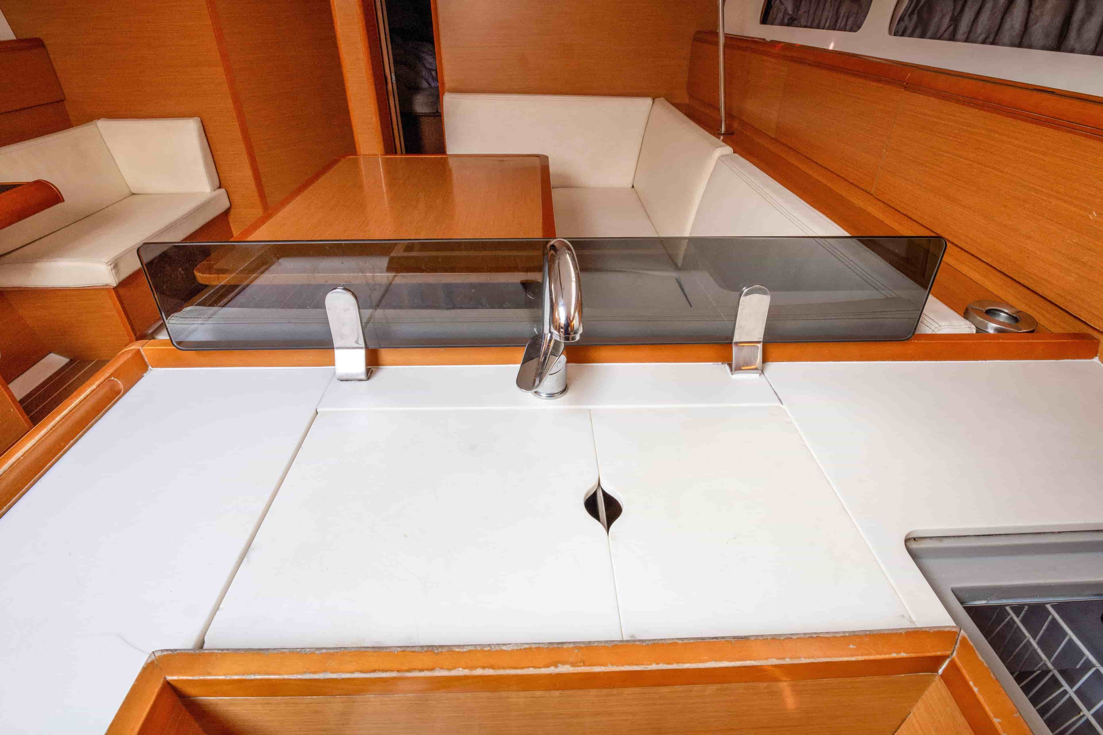 2013 Jeanneau Sun Odyssey 439 - View 36