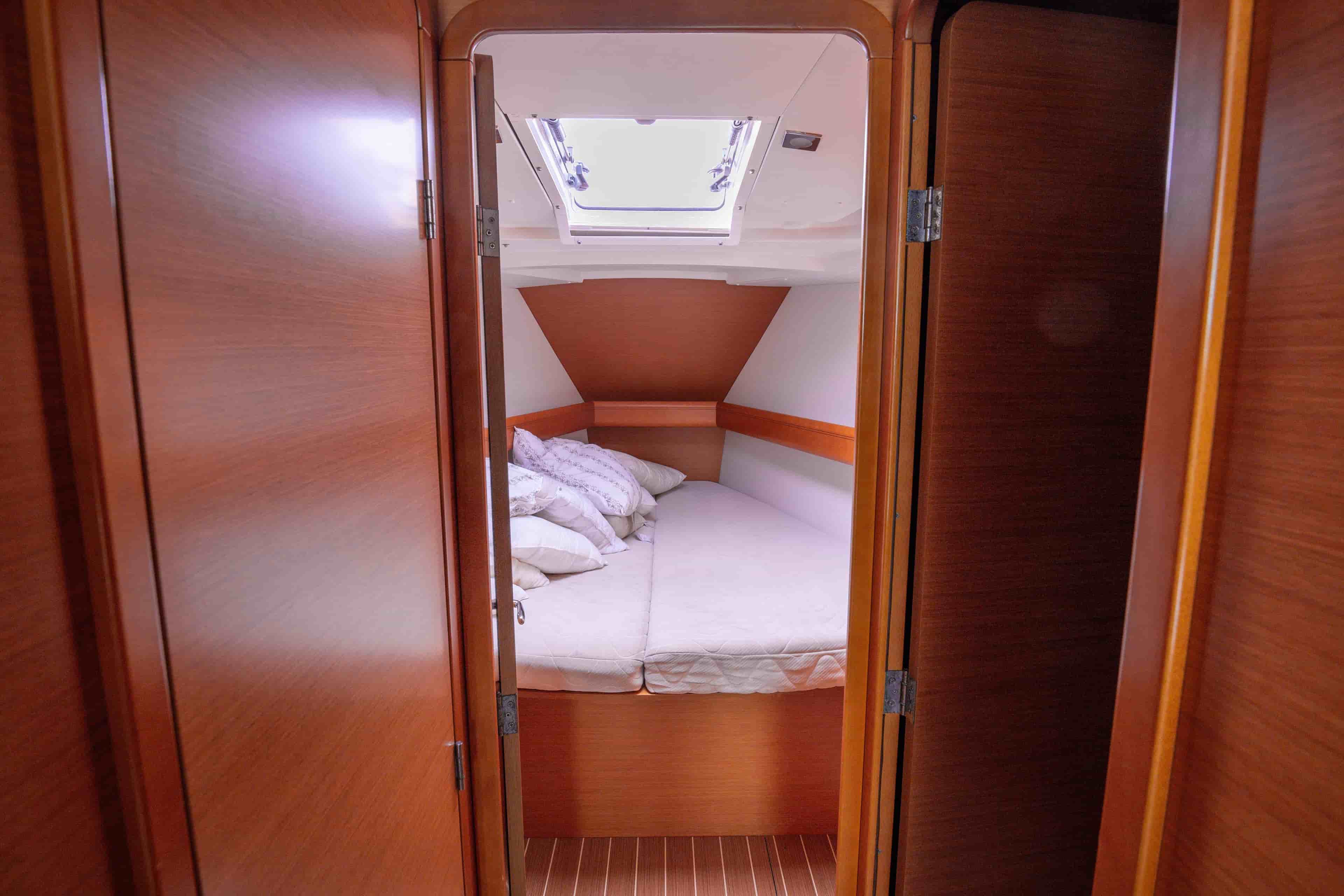 2013 Jeanneau Sun Odyssey 439 - View 42