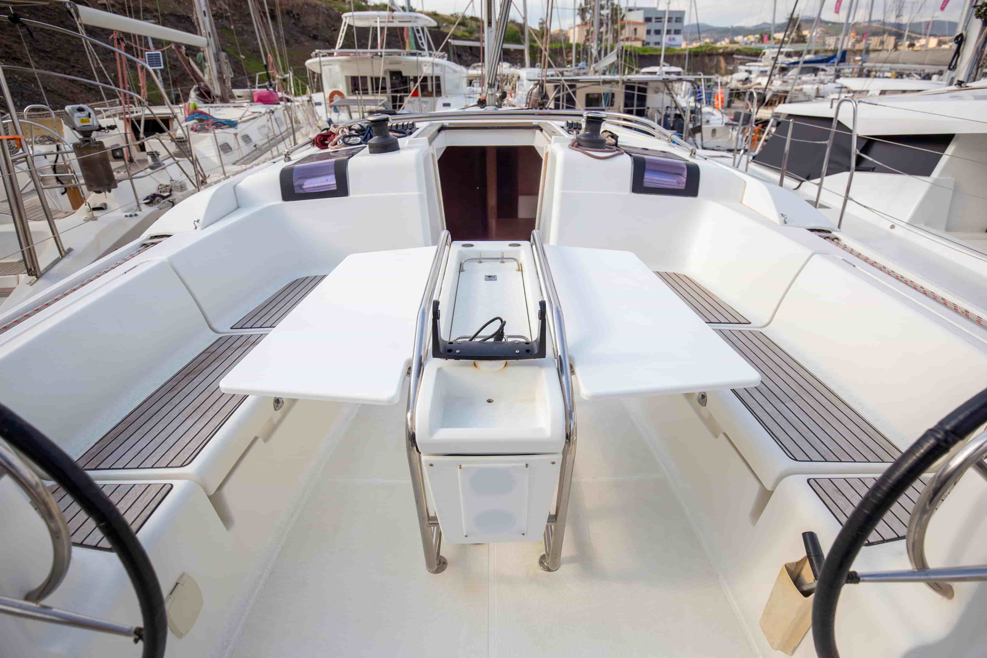 2013 Jeanneau Sun Odyssey 439 - View 7