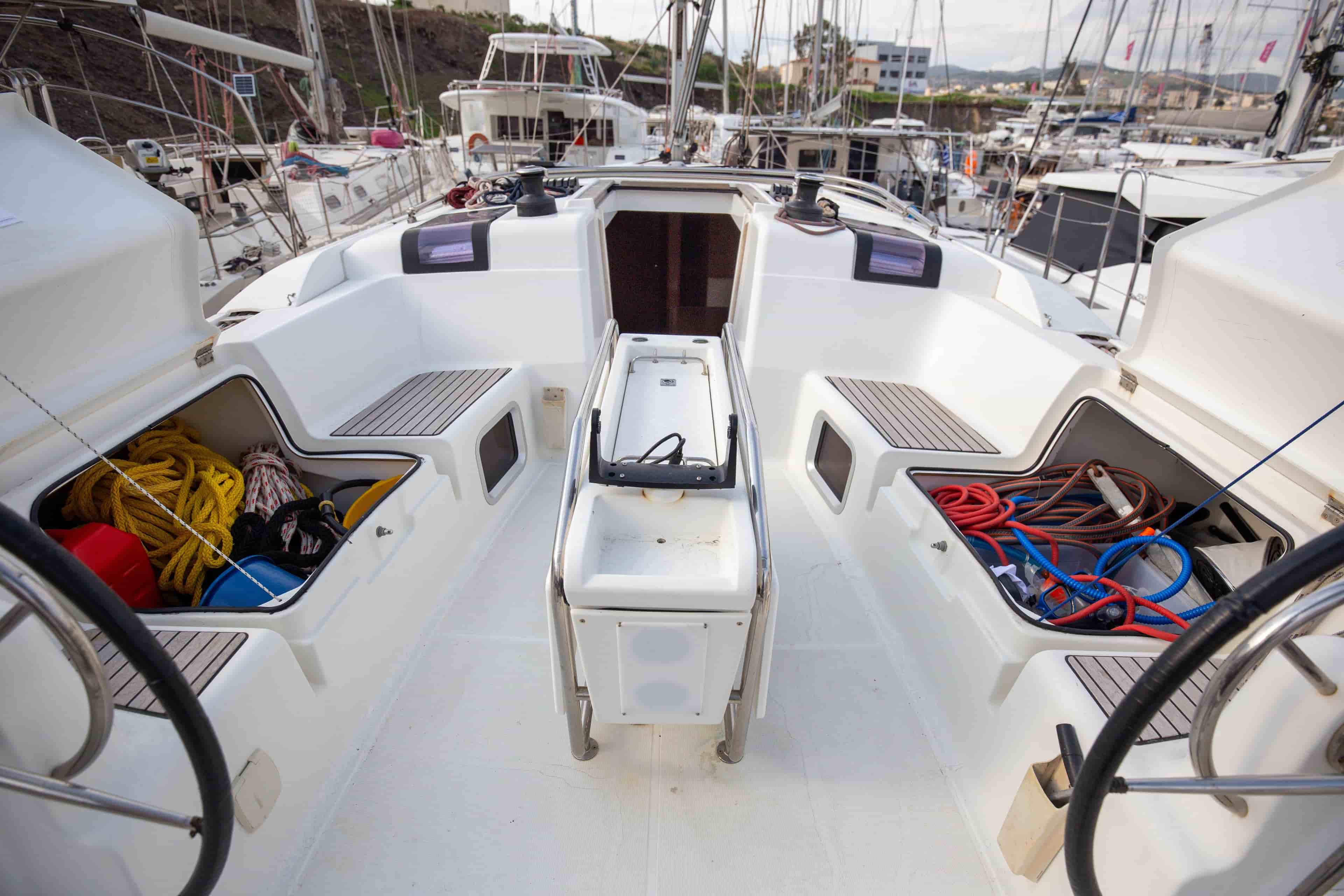 2013 Jeanneau Sun Odyssey 439 - View 9