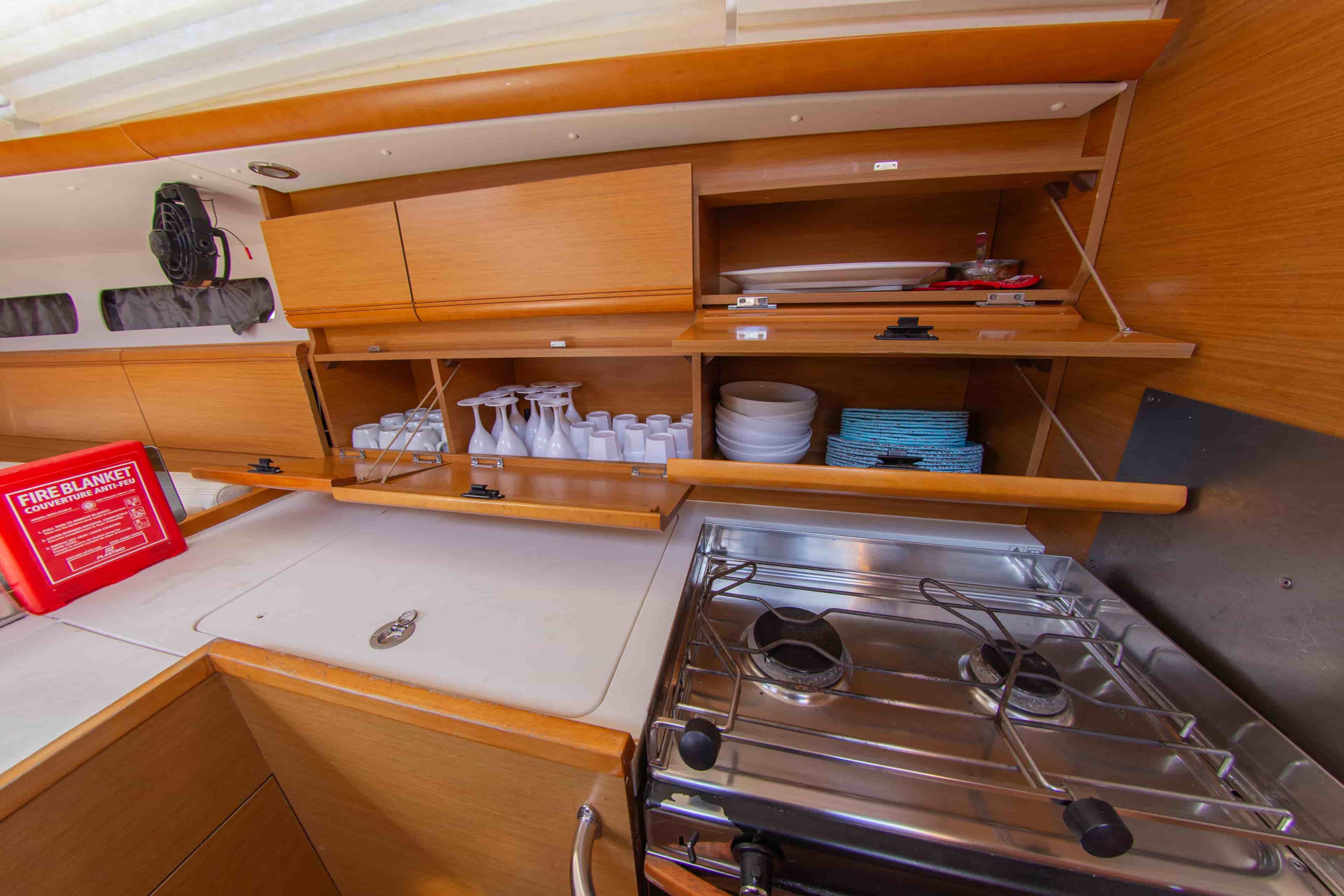 2012 Jeanneau Sun Odyssey 439 - View 7