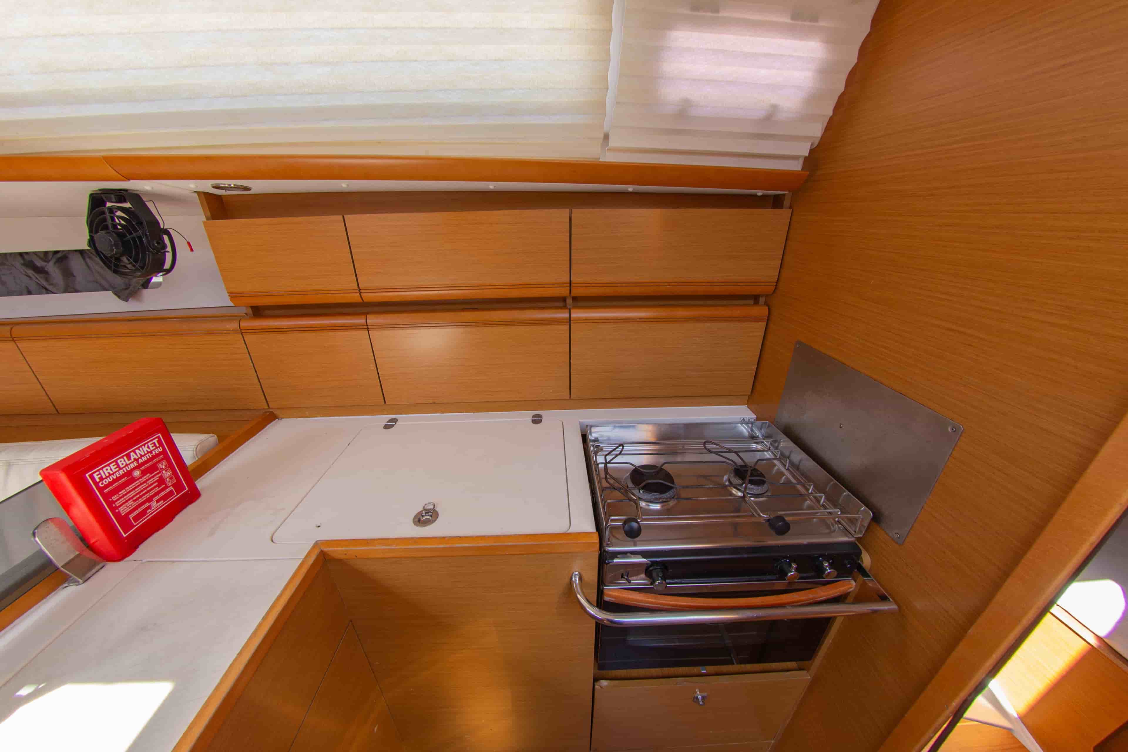 2012 Jeanneau Sun Odyssey 439 - View 8