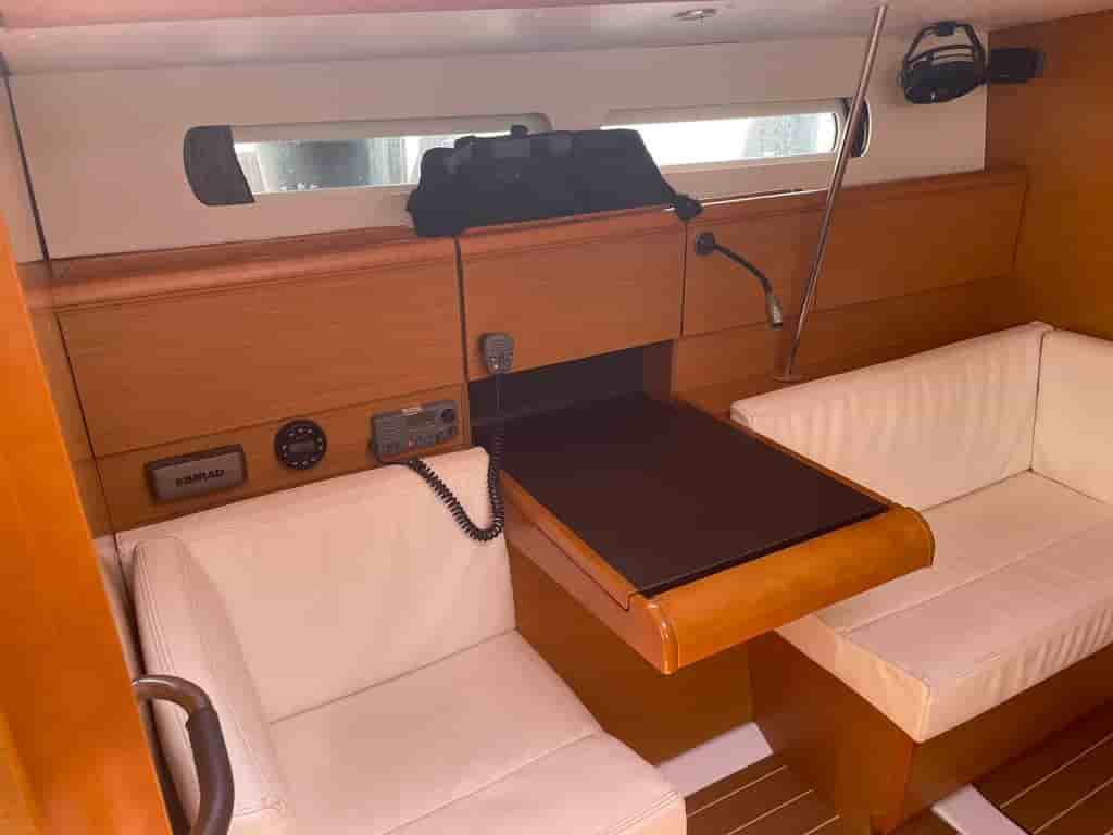 2012 Jeanneau Sun Odyssey 439 - View 9
