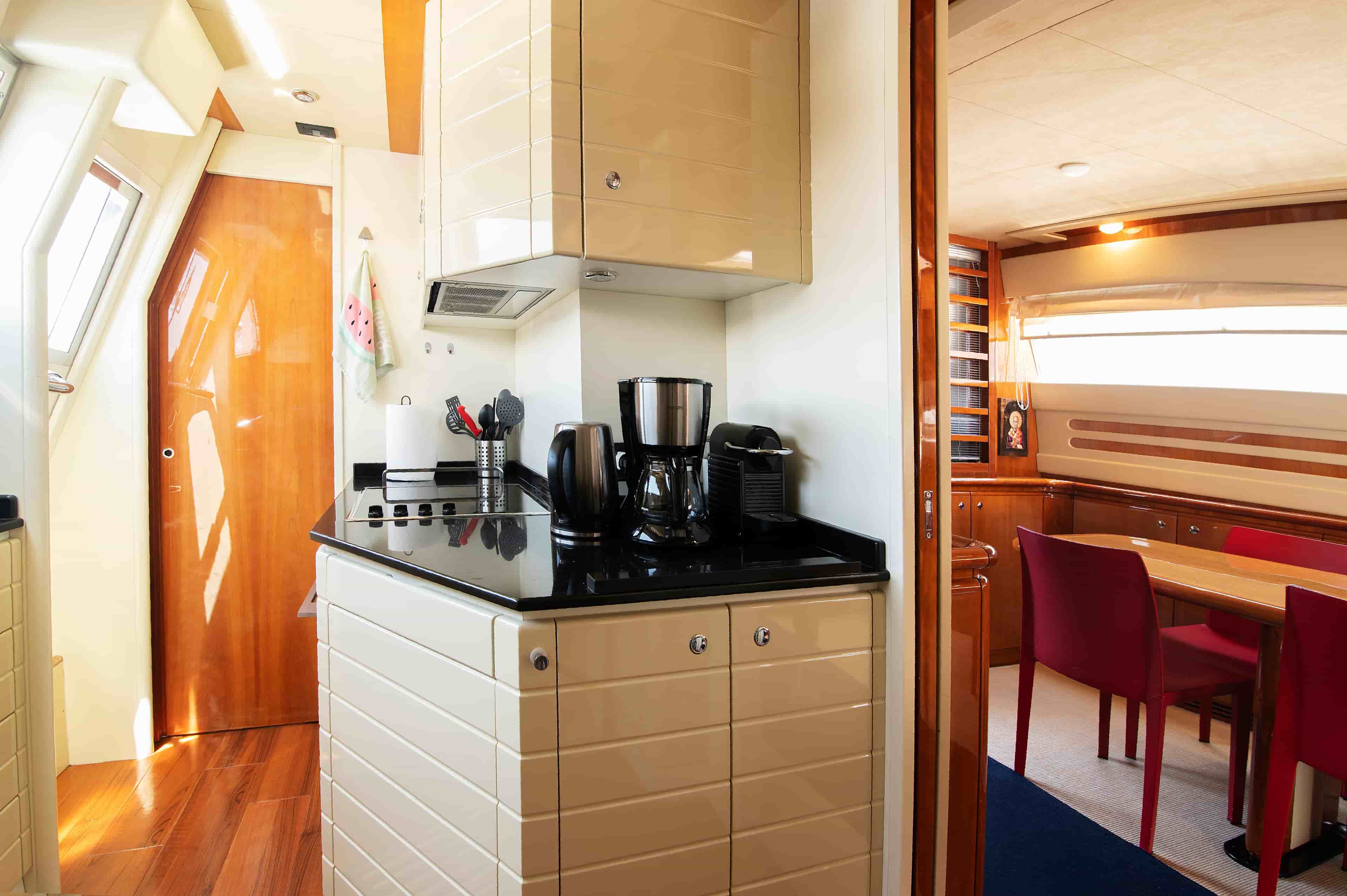 2003 Ferretti Yachts 760 - View 14