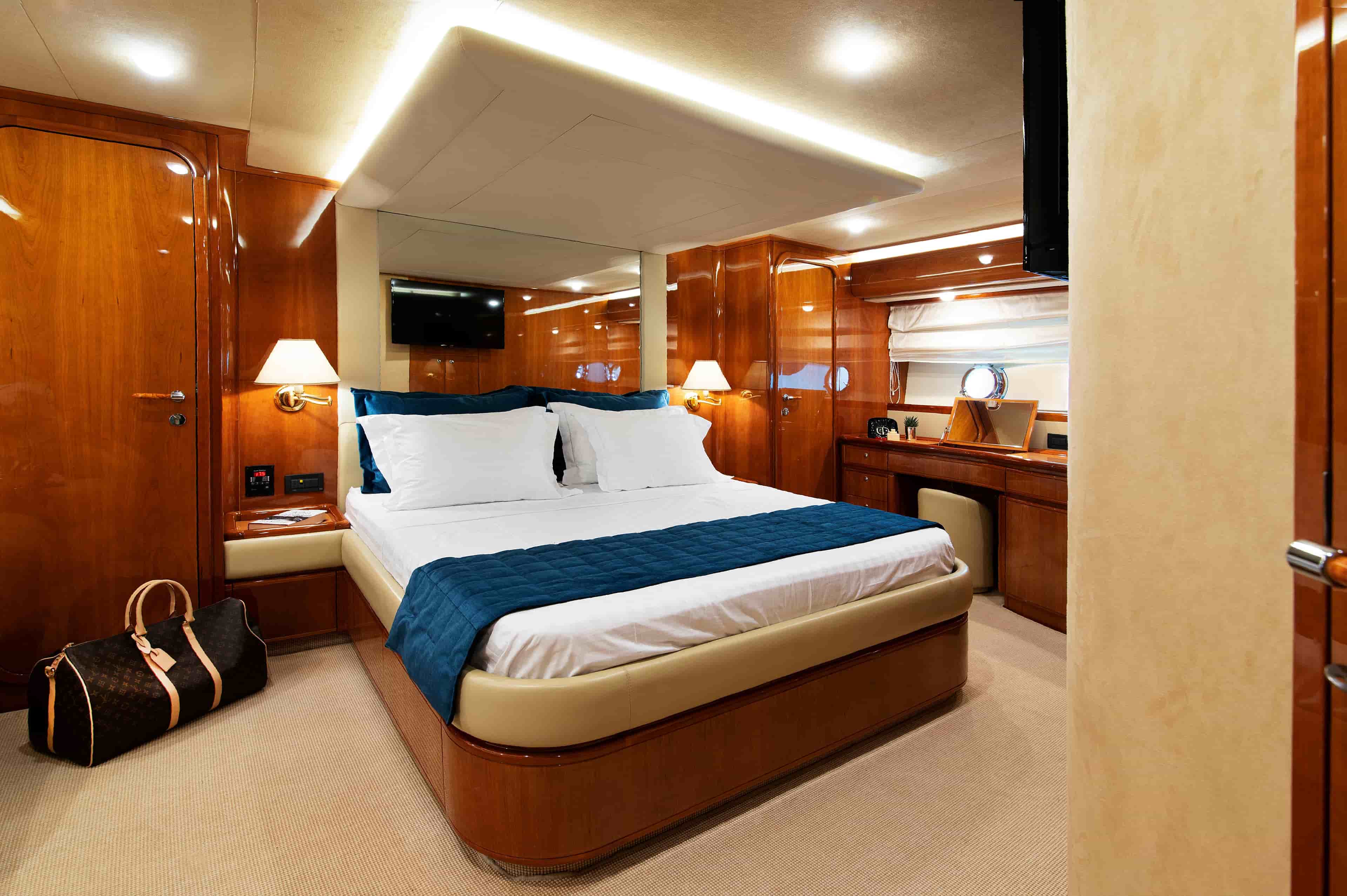 2003 Ferretti Yachts 760 - View 17