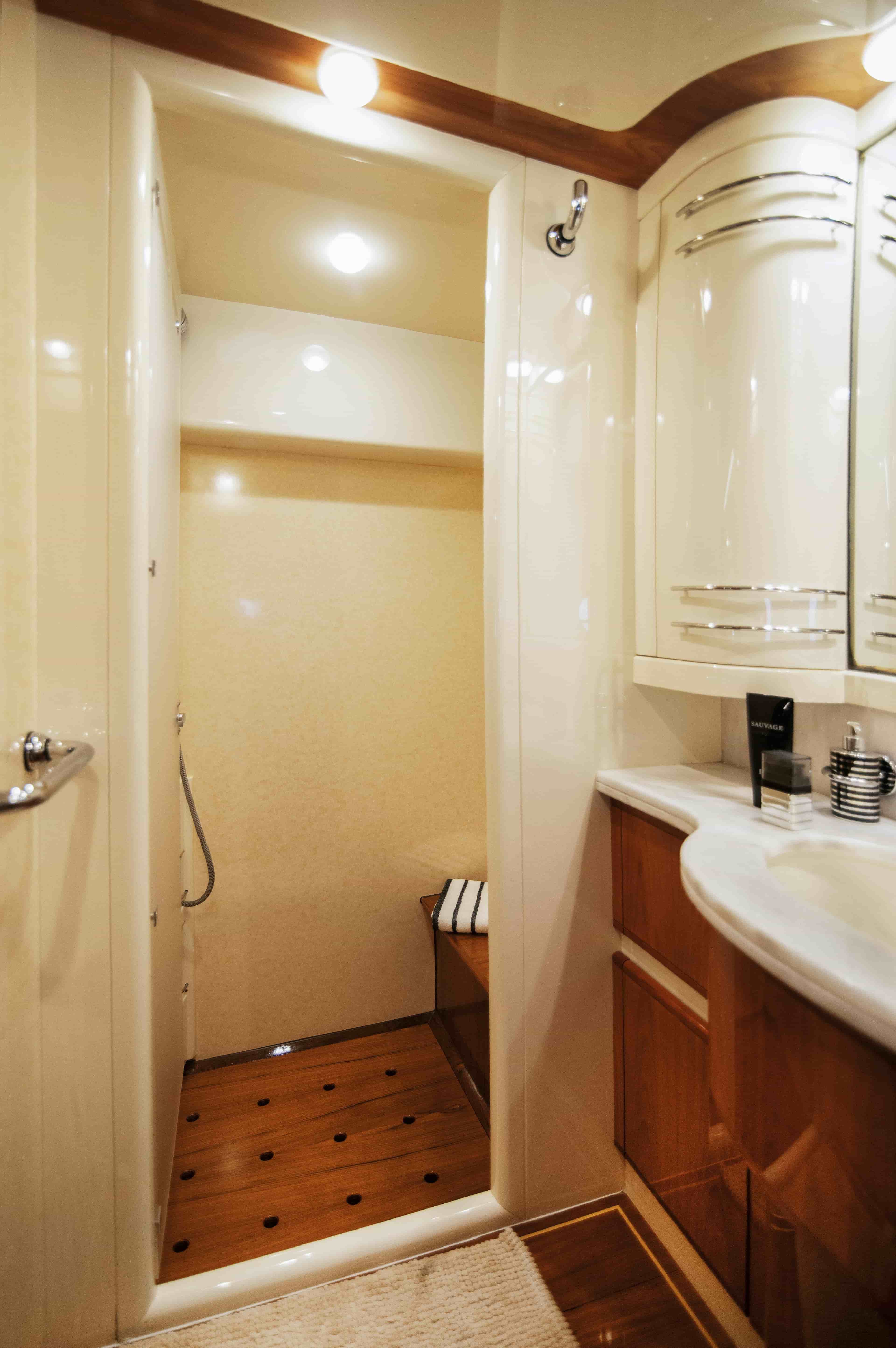 2003 Ferretti Yachts 760 - View 21