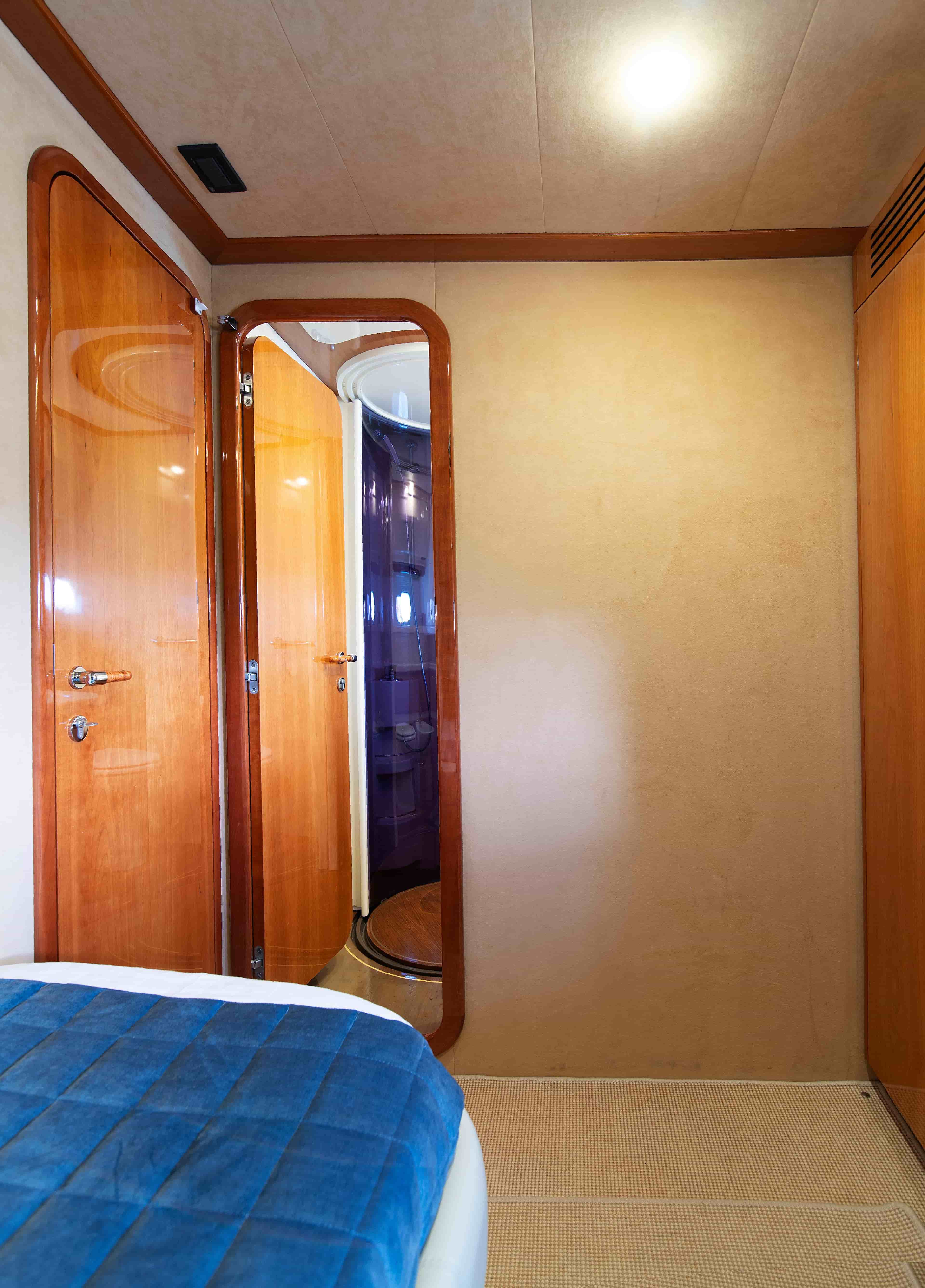 2003 Ferretti Yachts 760 - View 27