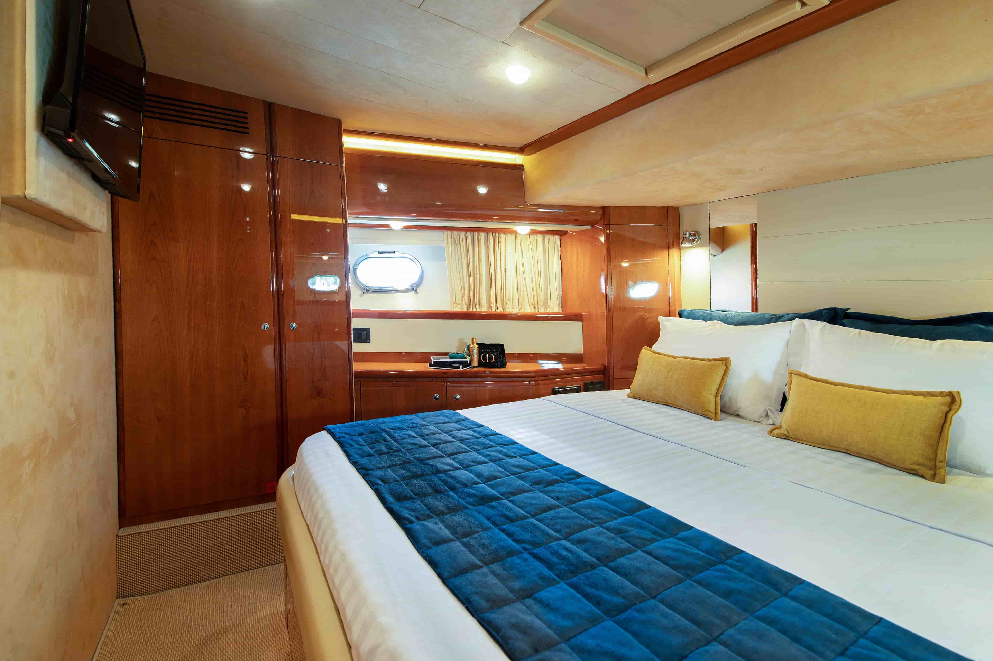 2003 Ferretti Yachts 760 - View 29