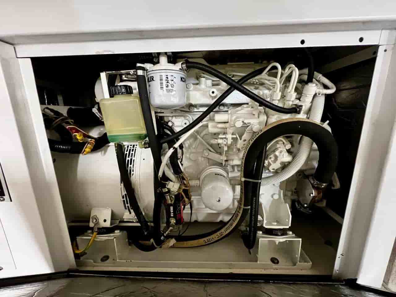 2003 Ferretti Yachts 760 - View 41