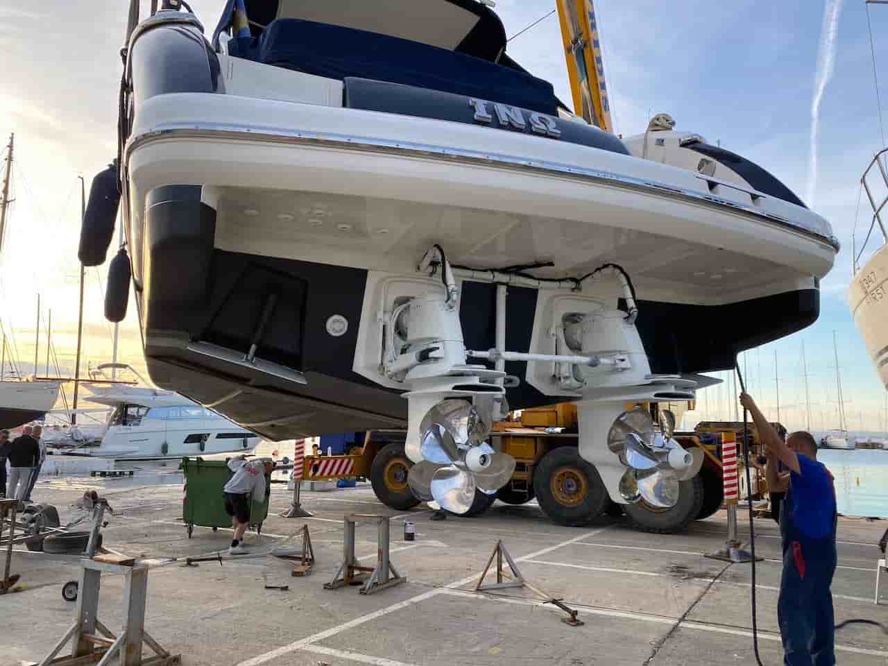 2006 Absolute 45 - View 11