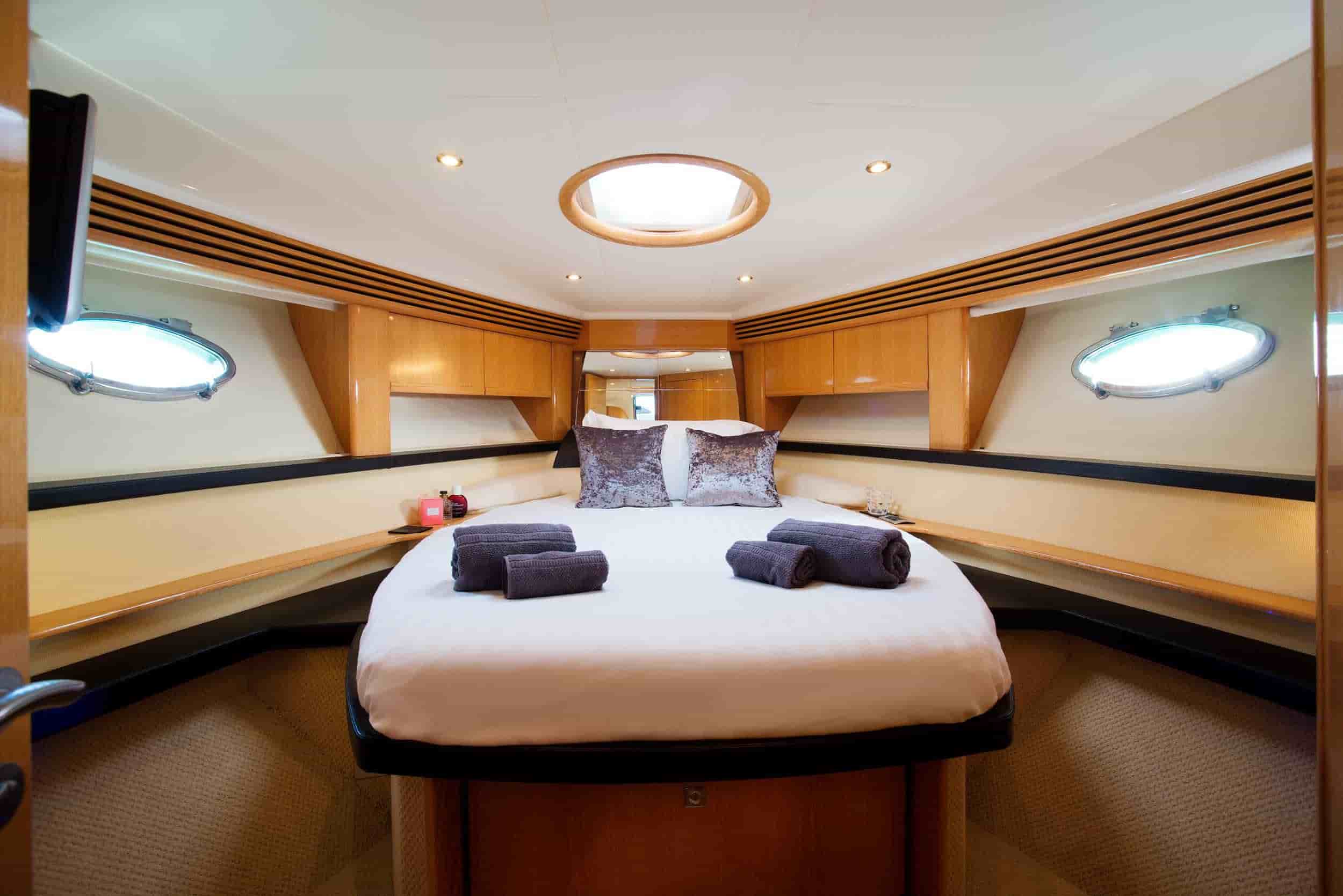 2006 Absolute 45 - View 13