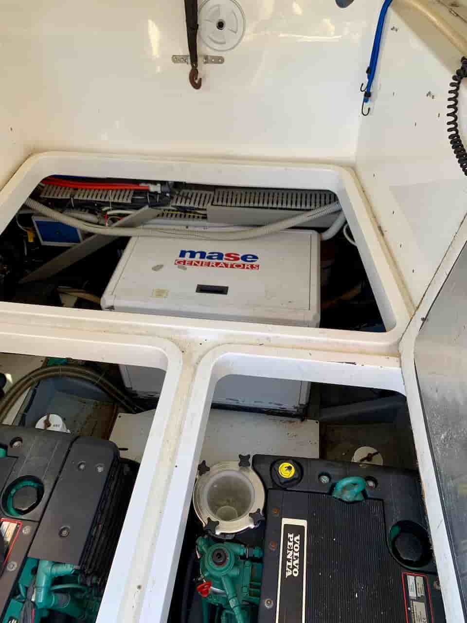 2006 Absolute 45 - View 19