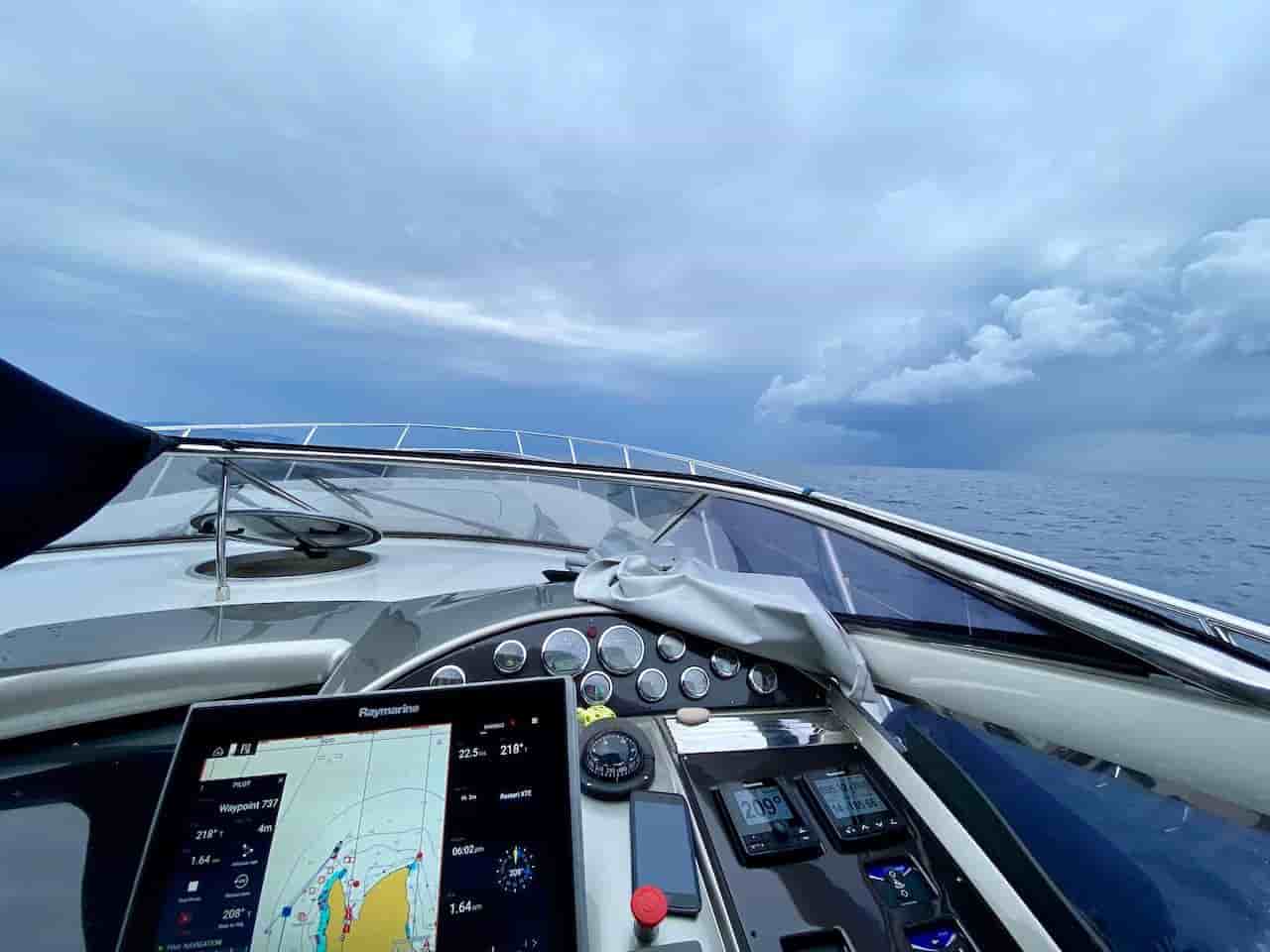 2006 Absolute 45 - View 8