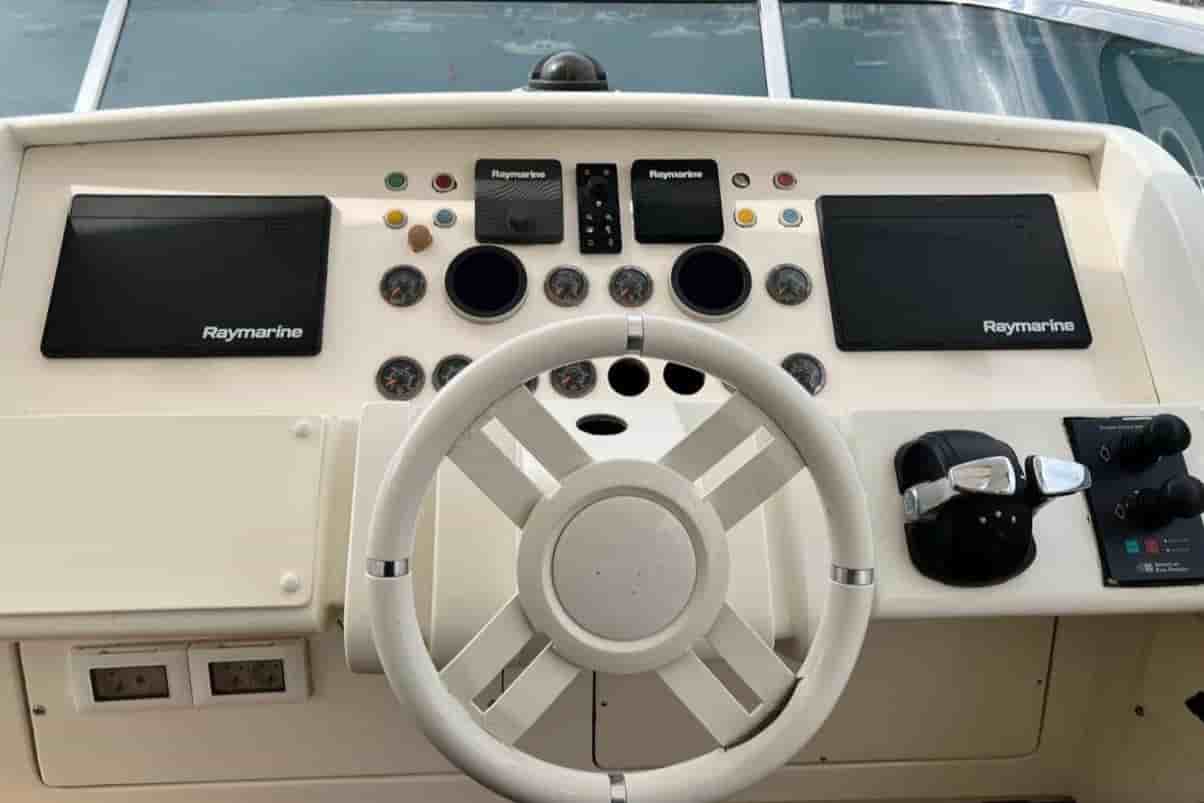 2006 Azimut 85F - View 11