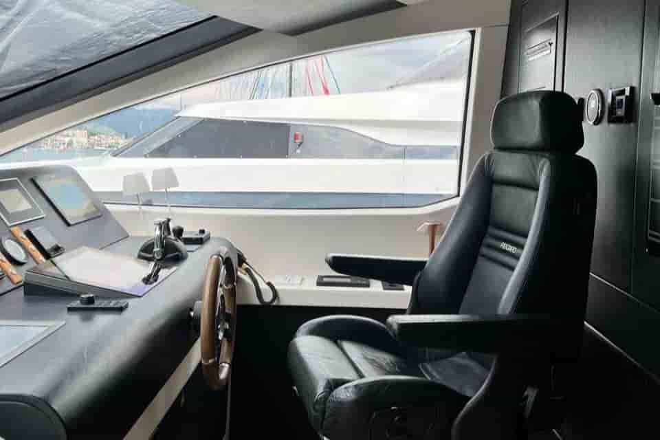 2006 Azimut 85F - View 20