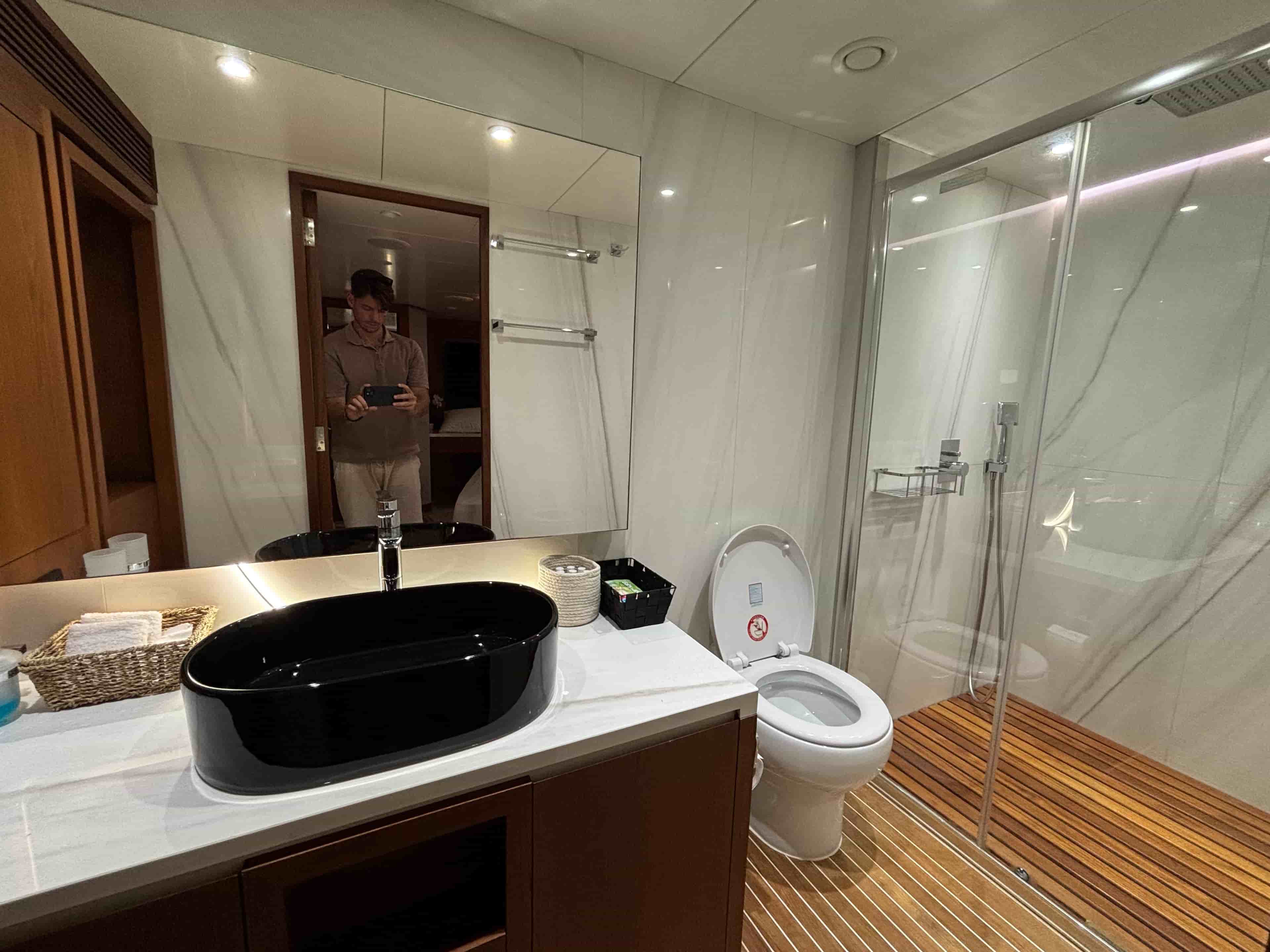 2006 Azimut 85F - View 27