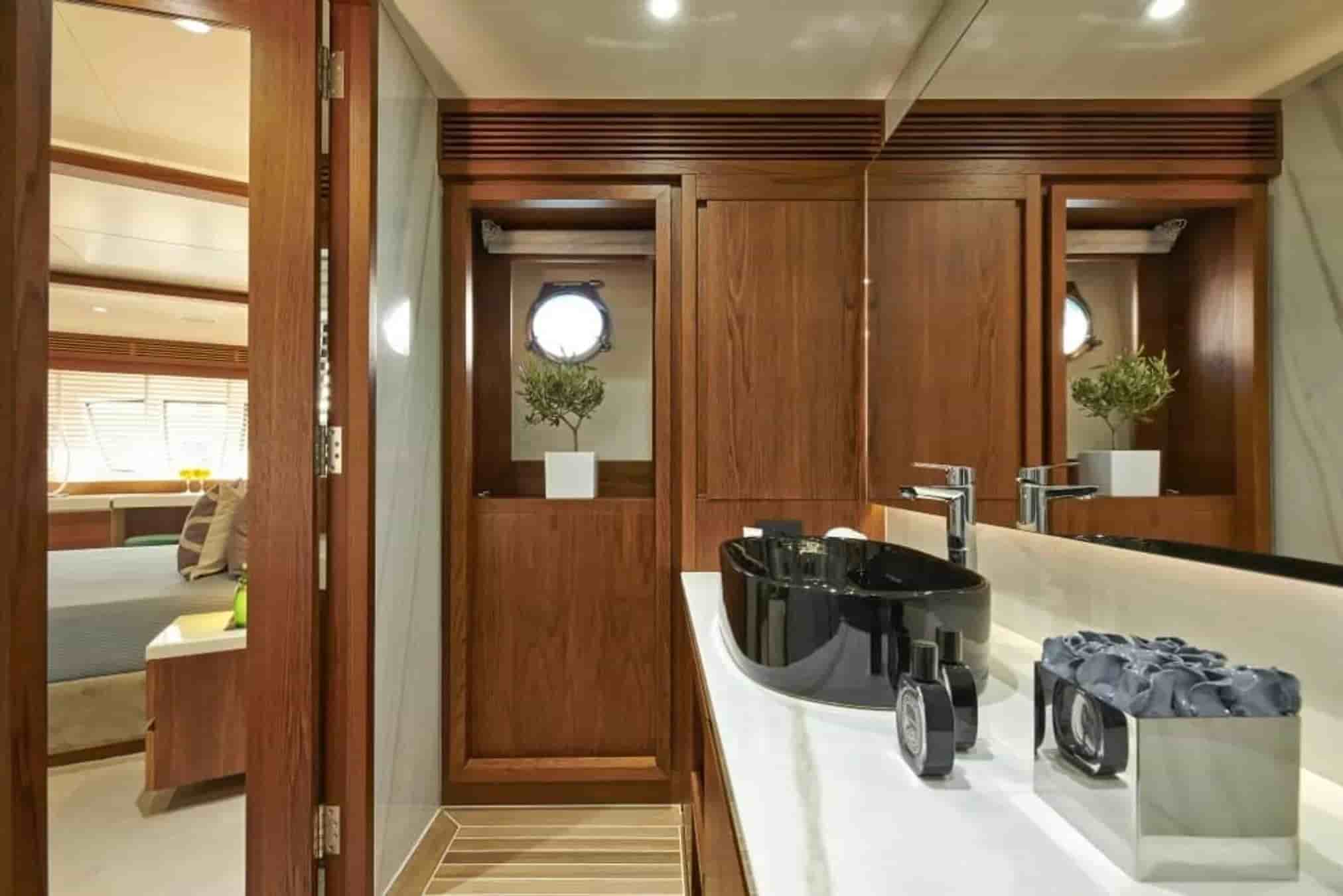 2006 Azimut 85F - View 28