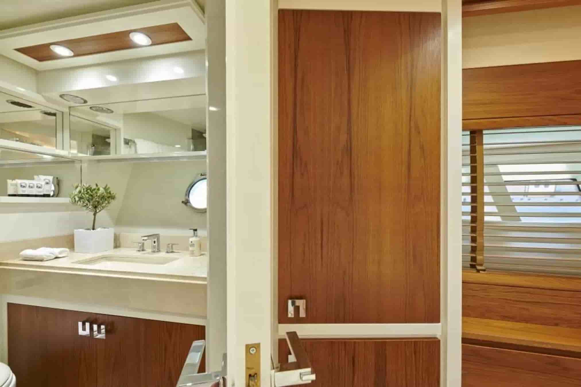 2006 Azimut 85F - View 31