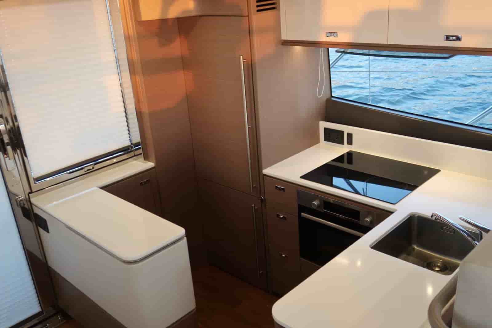 2020 Princess F55 - View 21