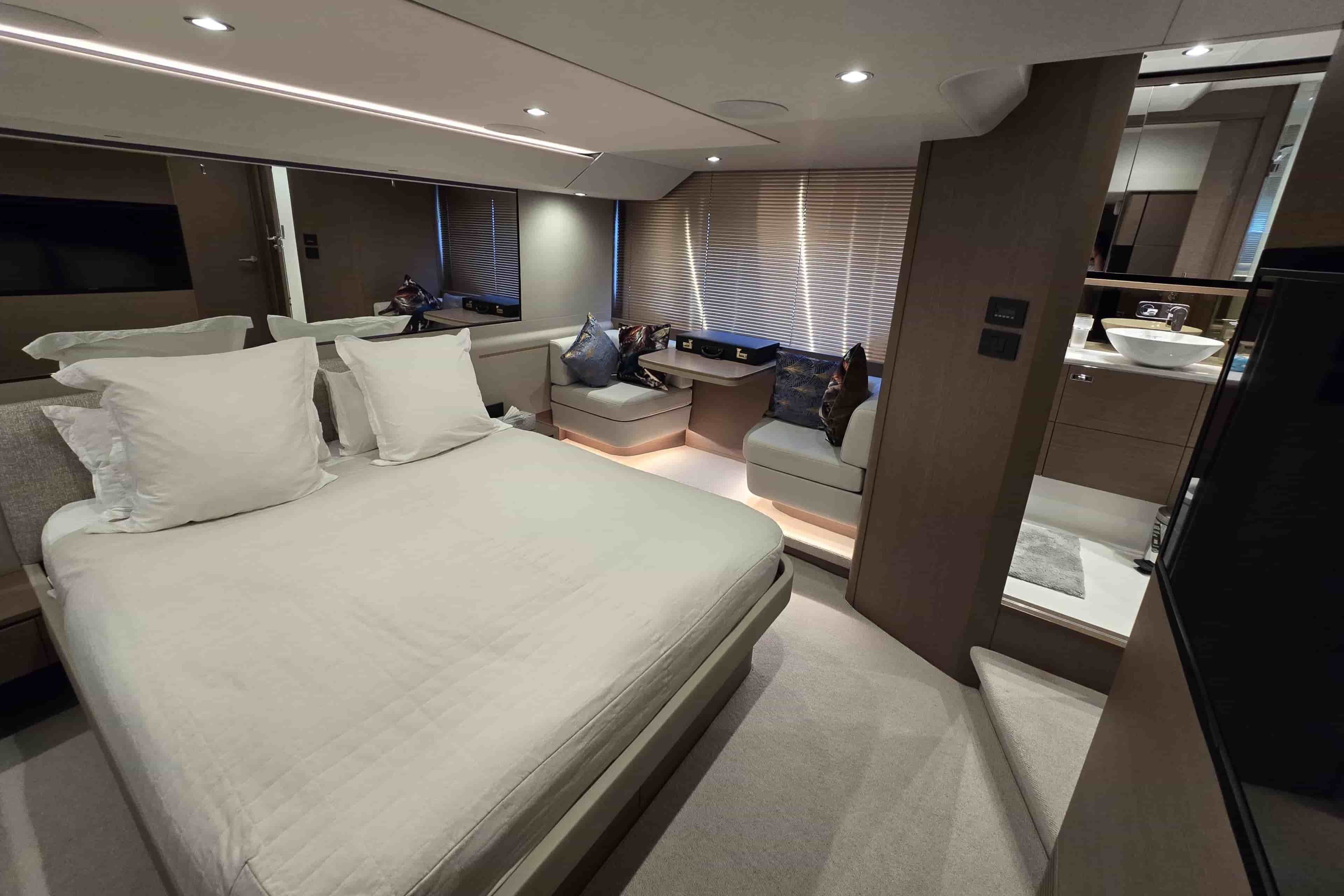 2020 Princess F55 - View 31