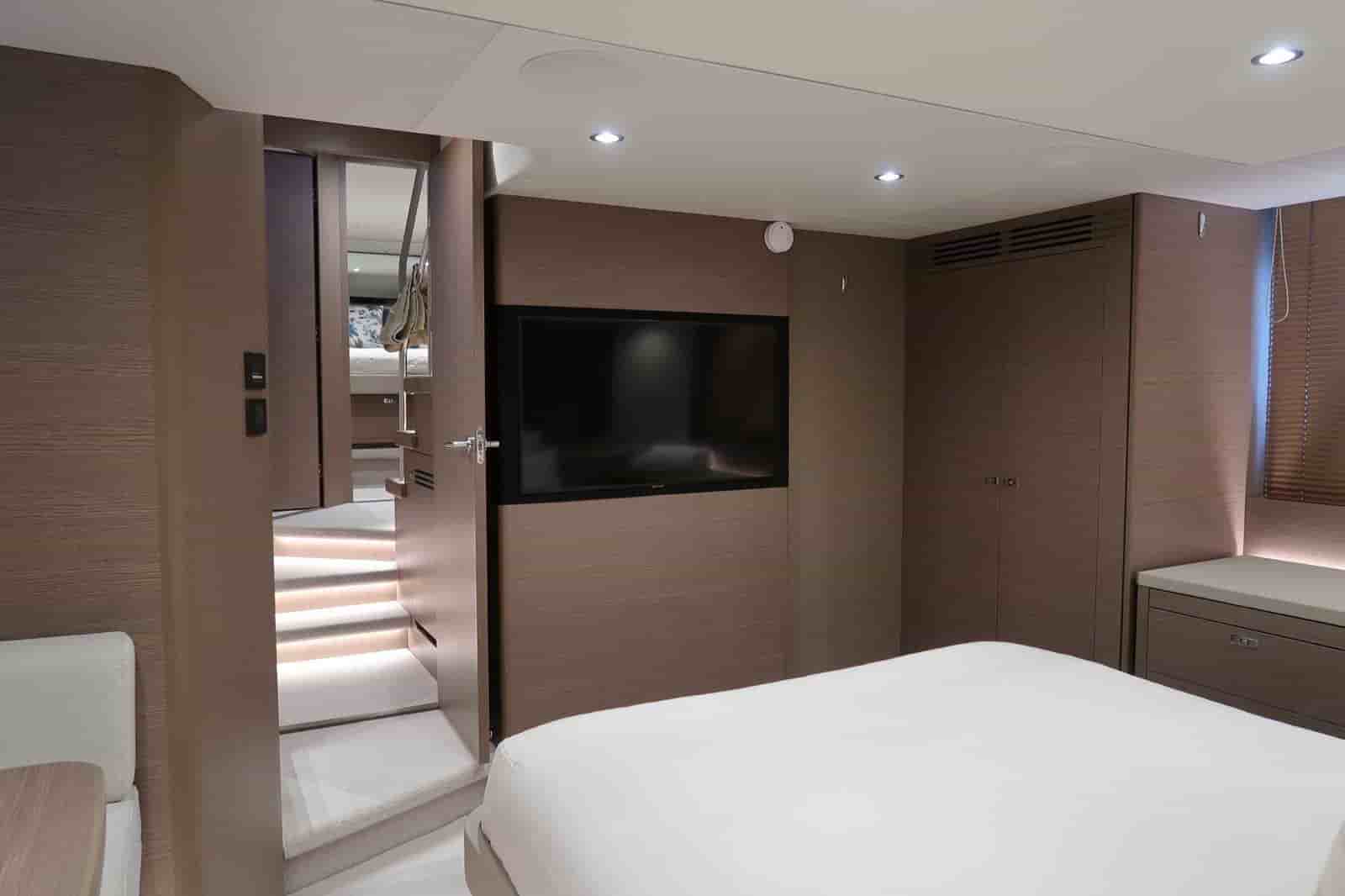 2020 Princess F55 - View 34