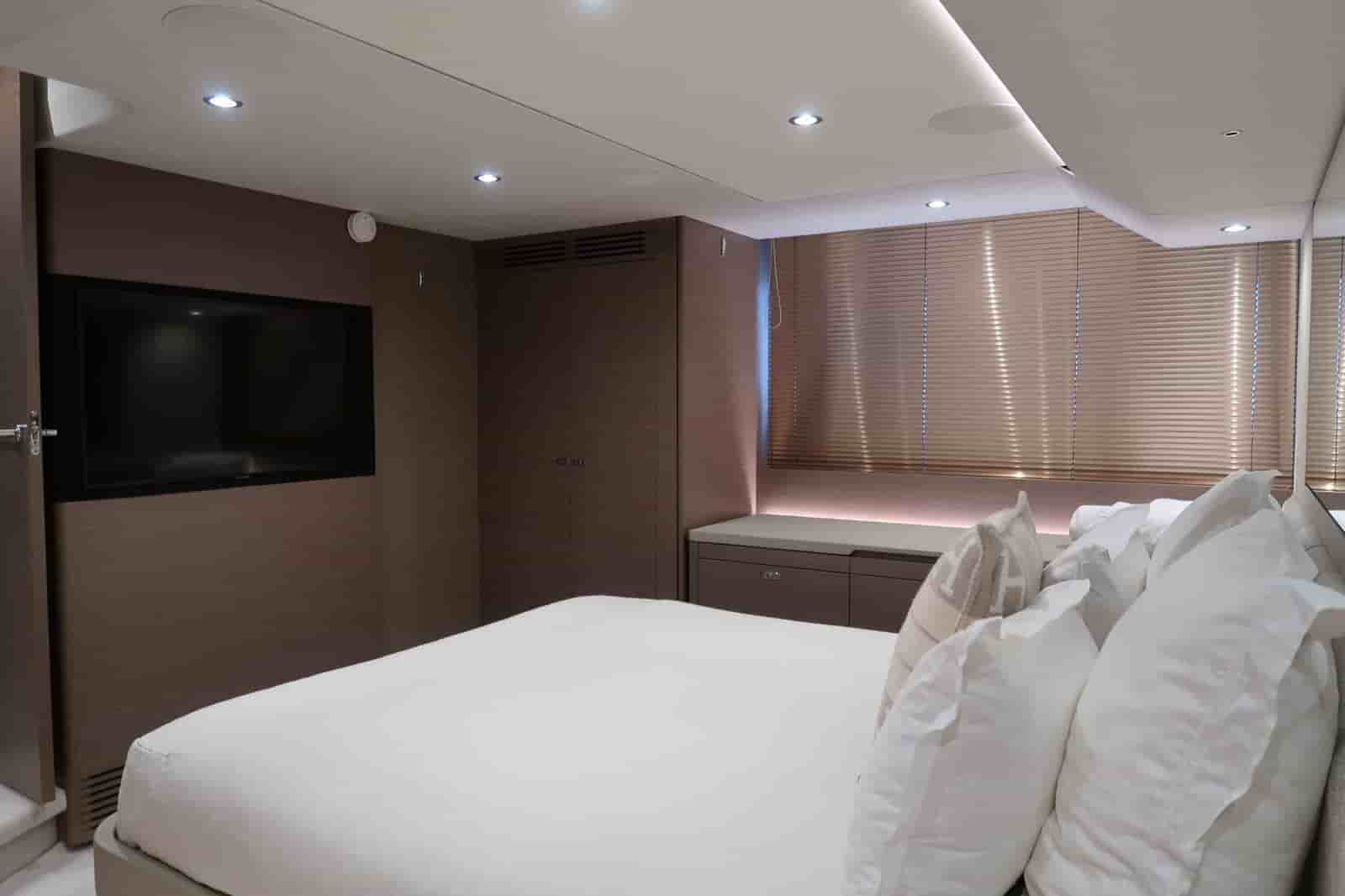 2020 Princess F55 - View 35