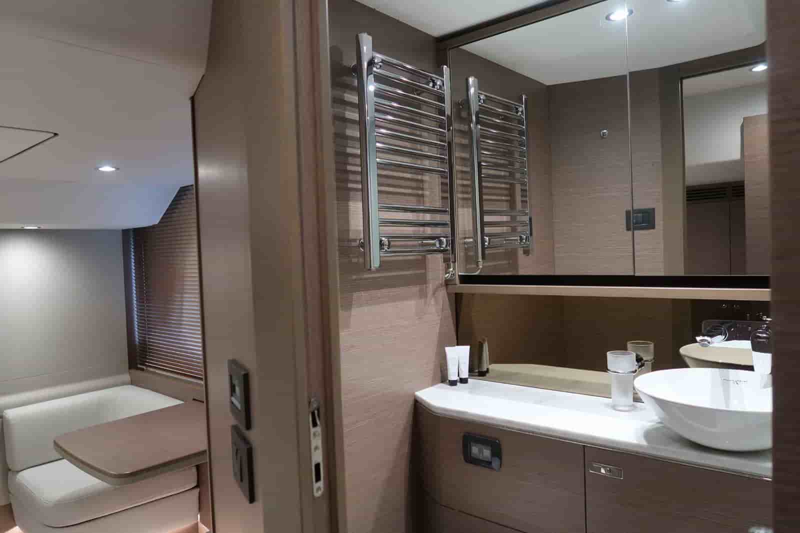 2020 Princess F55 - View 36