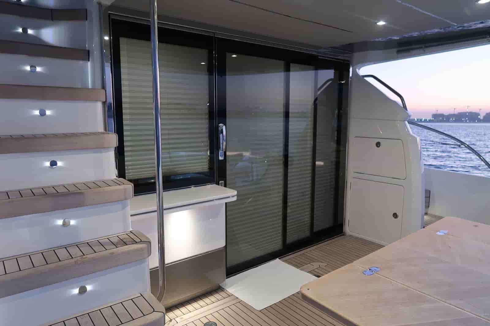 2020 Princess F55 - View 8