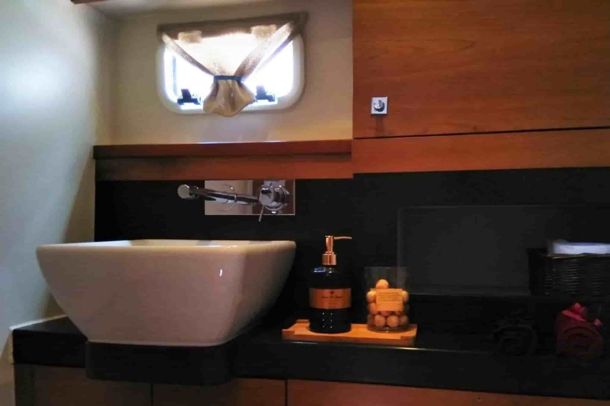 2007 Fjord 40 Open - View 16