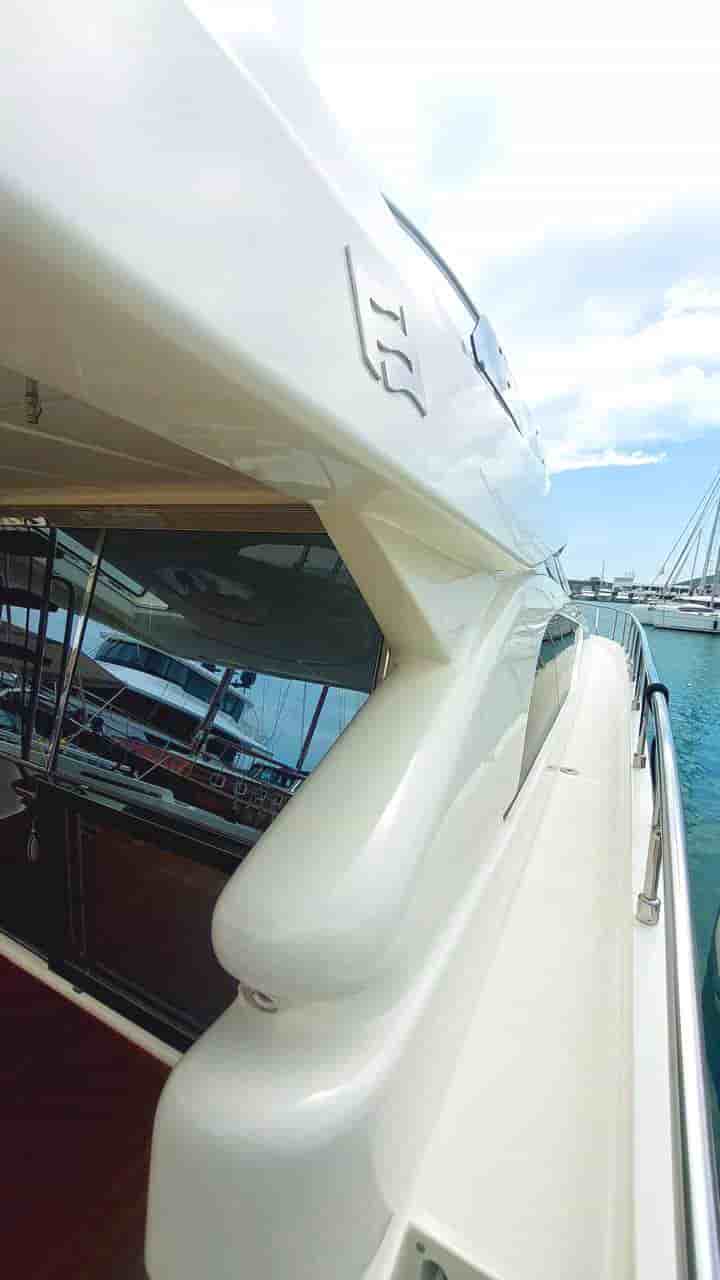 2005 Ferretti Yachts 530 - View 11