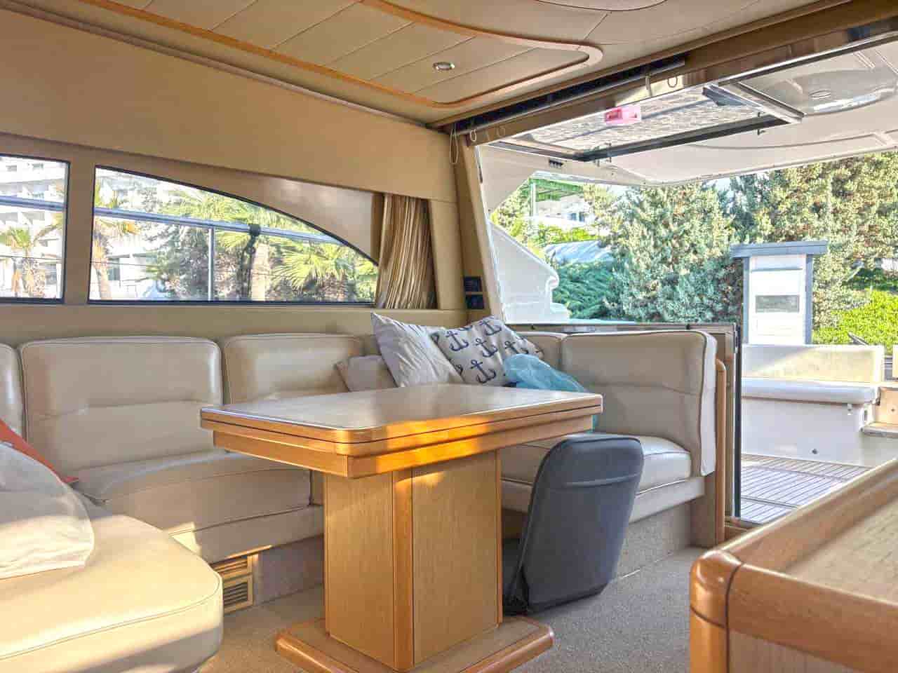 2005 Ferretti Yachts 530 - View 13